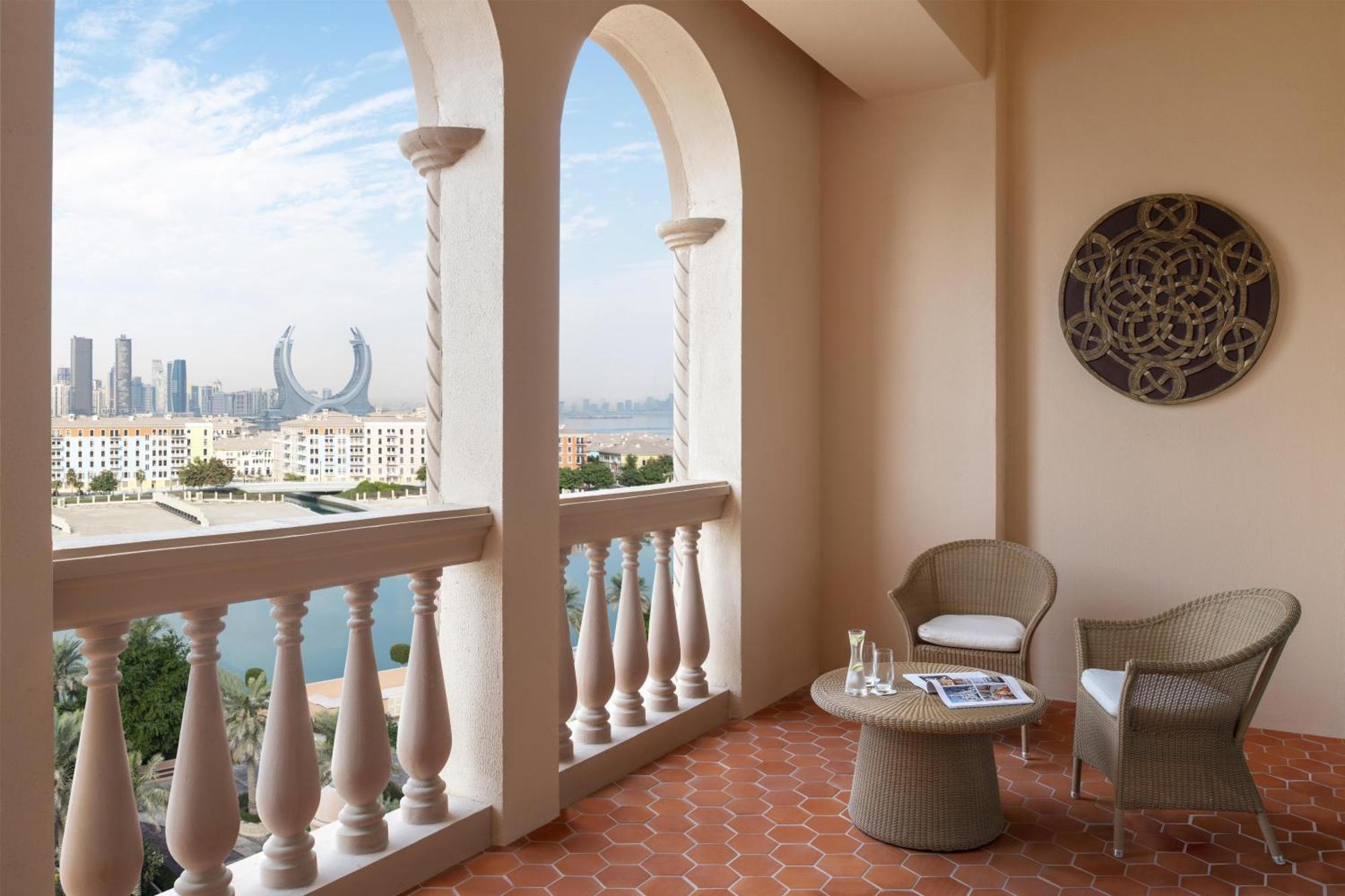 Deluxe Pearl View Room Twin