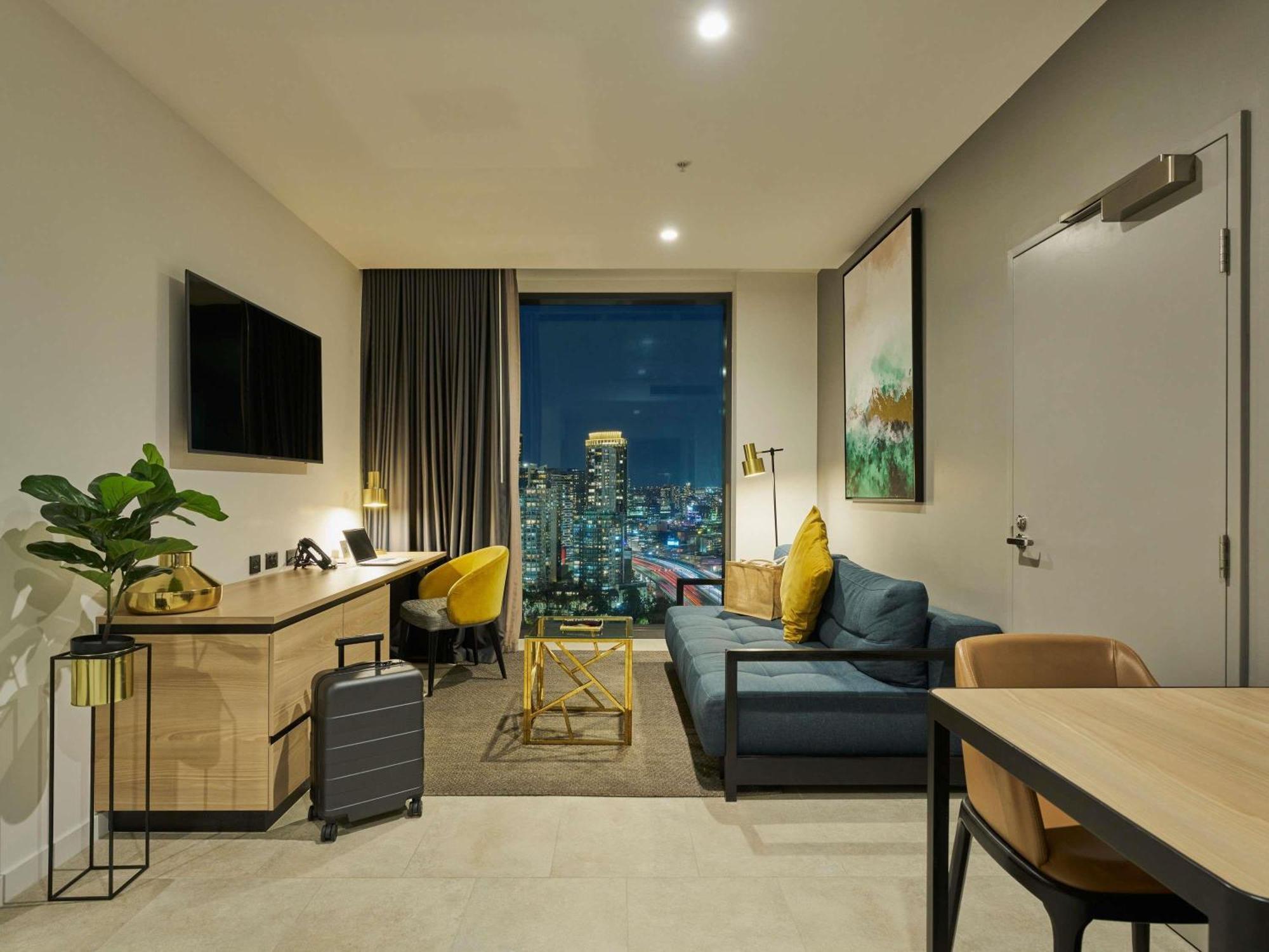 One-Bedroom King Suite City View