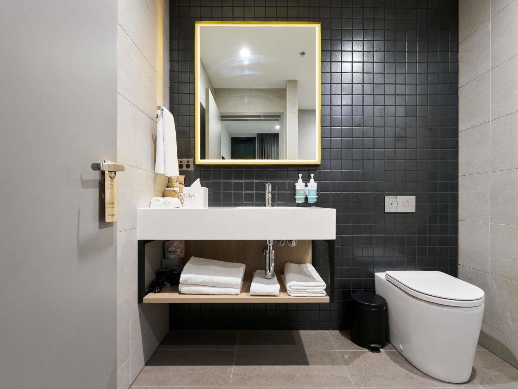 Junior King Suite City View