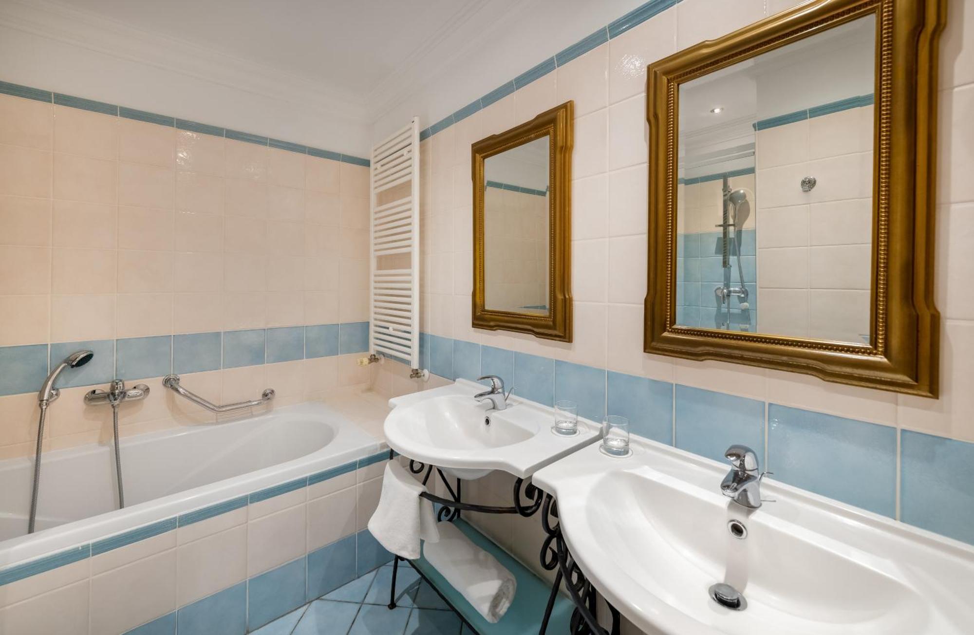 Premium Double Room Park View