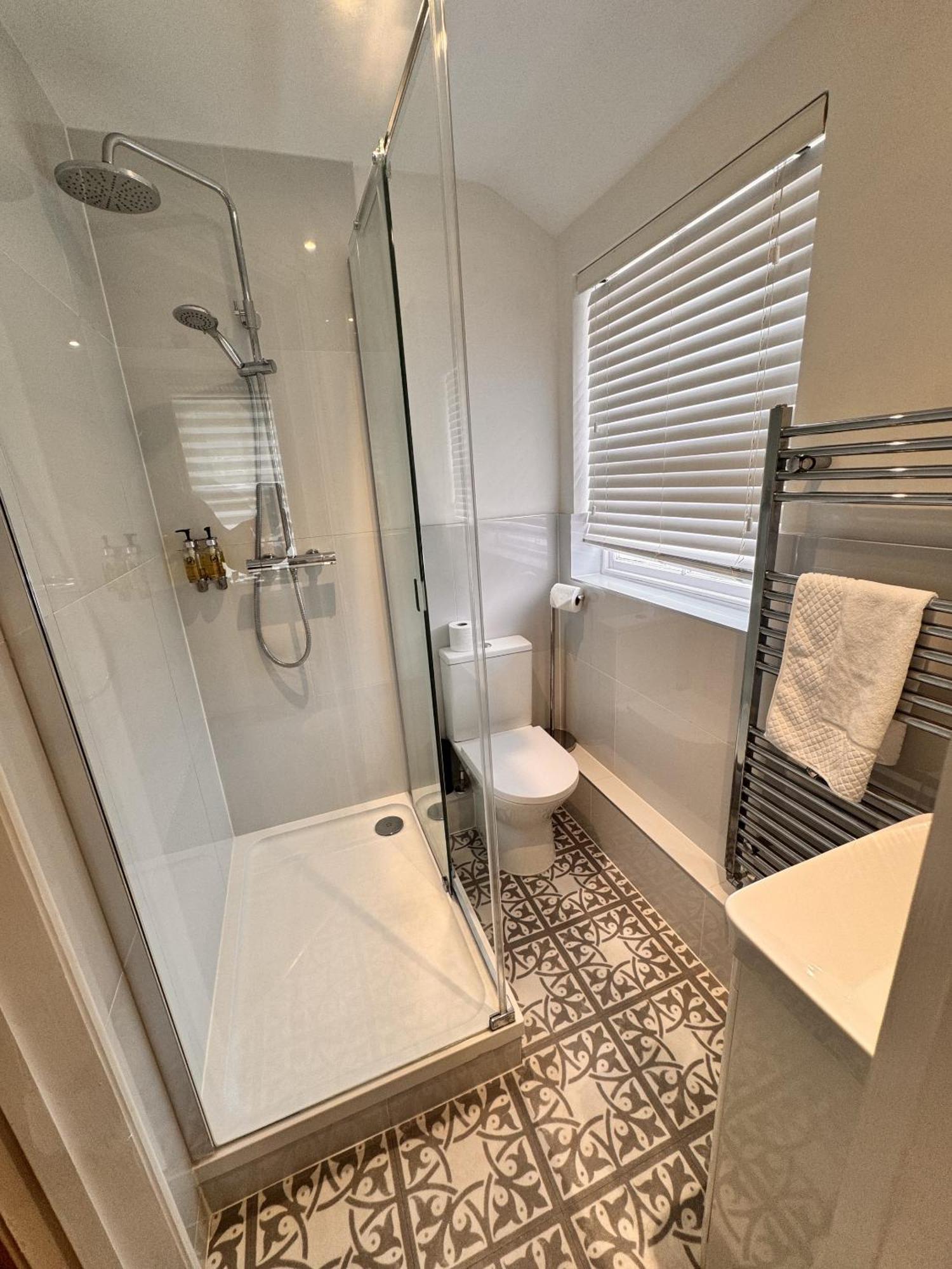 Double Room Private Bathroom