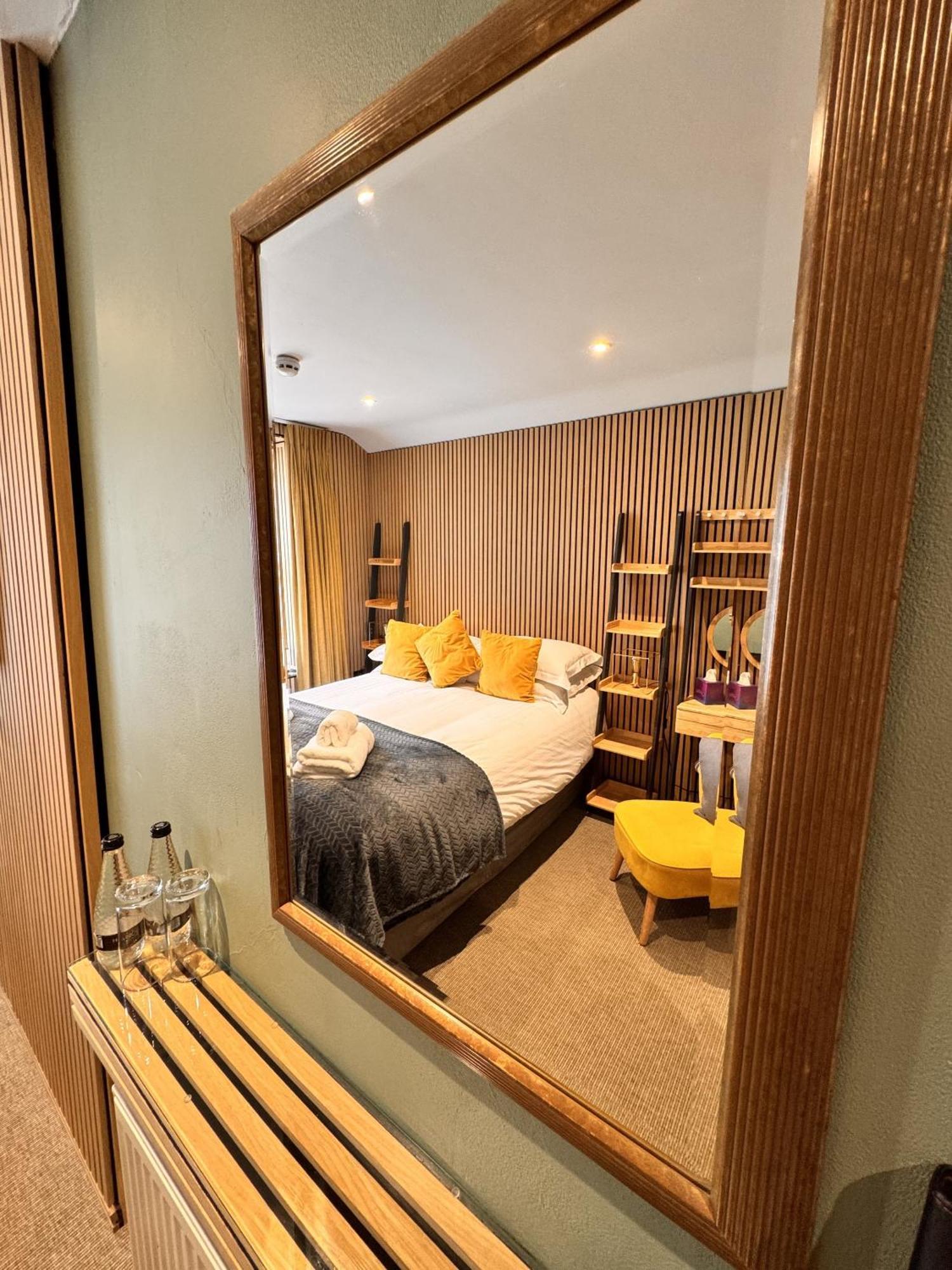 Double Room Private Bathroom