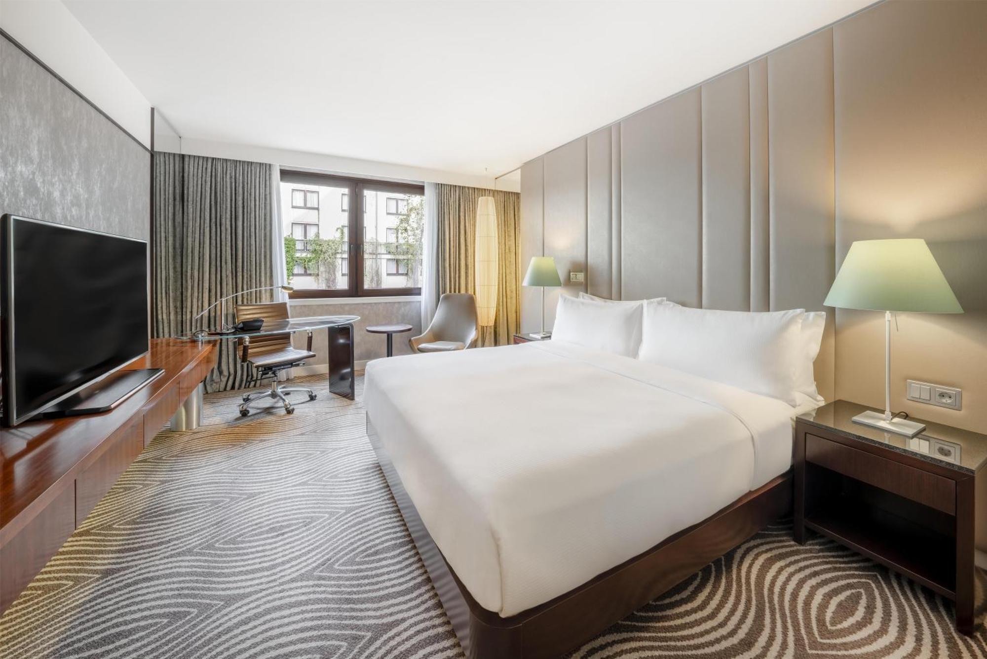 King Room Courtyard View