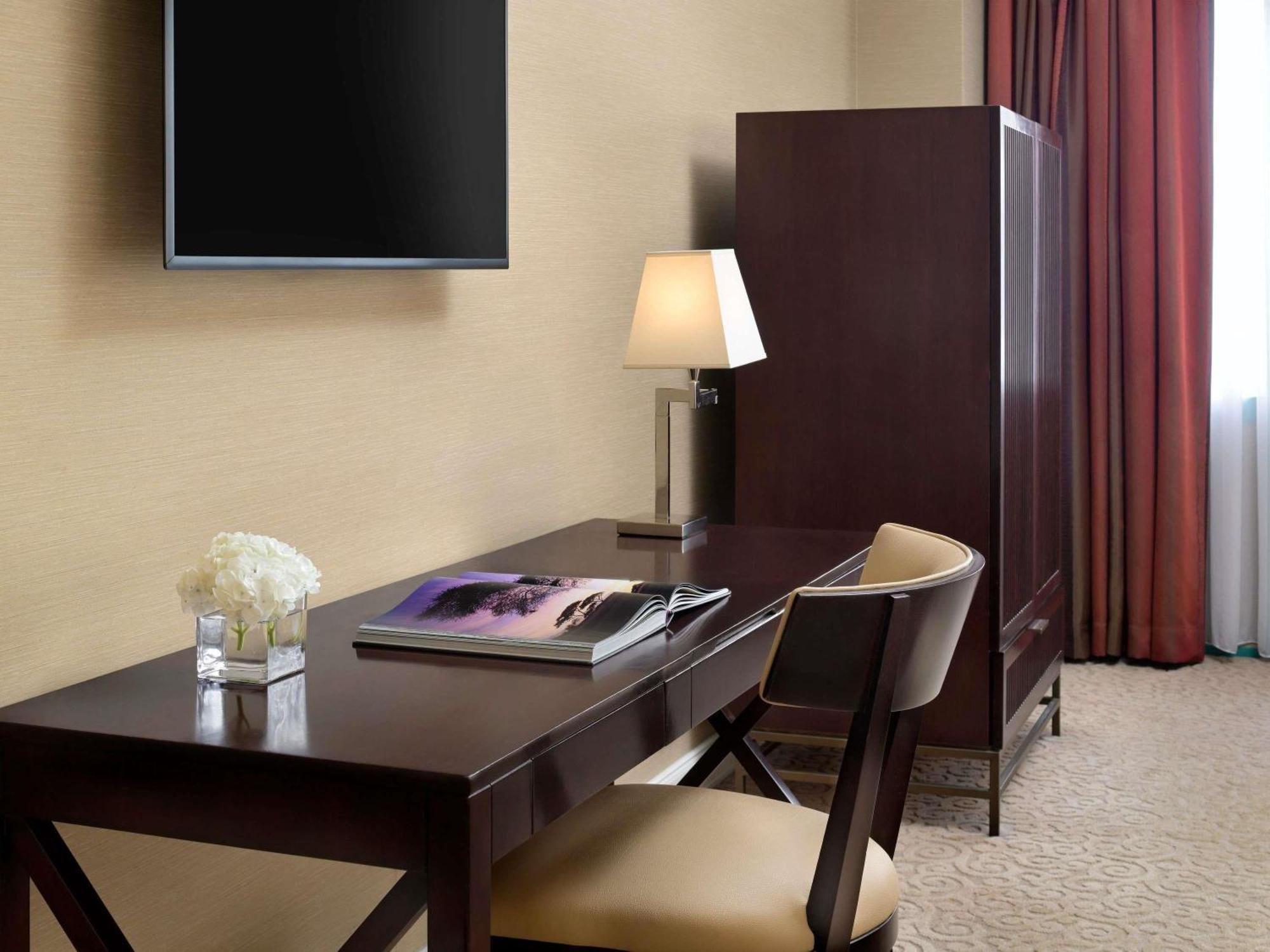 Classic King Room Daily Shuttle to DCC Mall Al Mamzar Beach