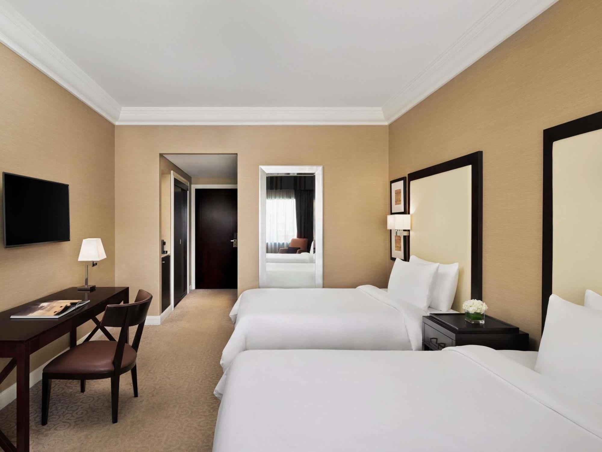 Classic Twin Room Daily Shuttle to DCC Mall Al Mamzar Beach