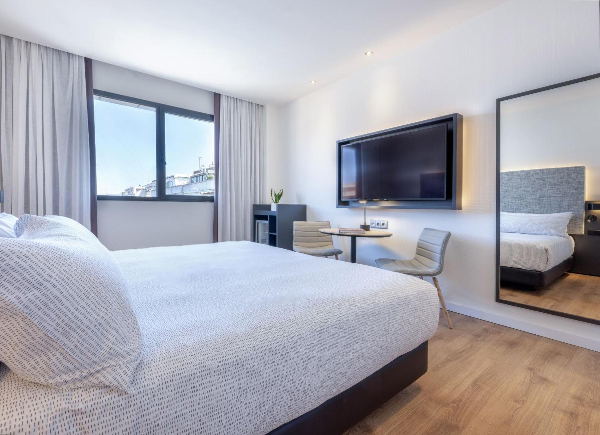 Innside Kamer met Uitzicht op het Zwembad