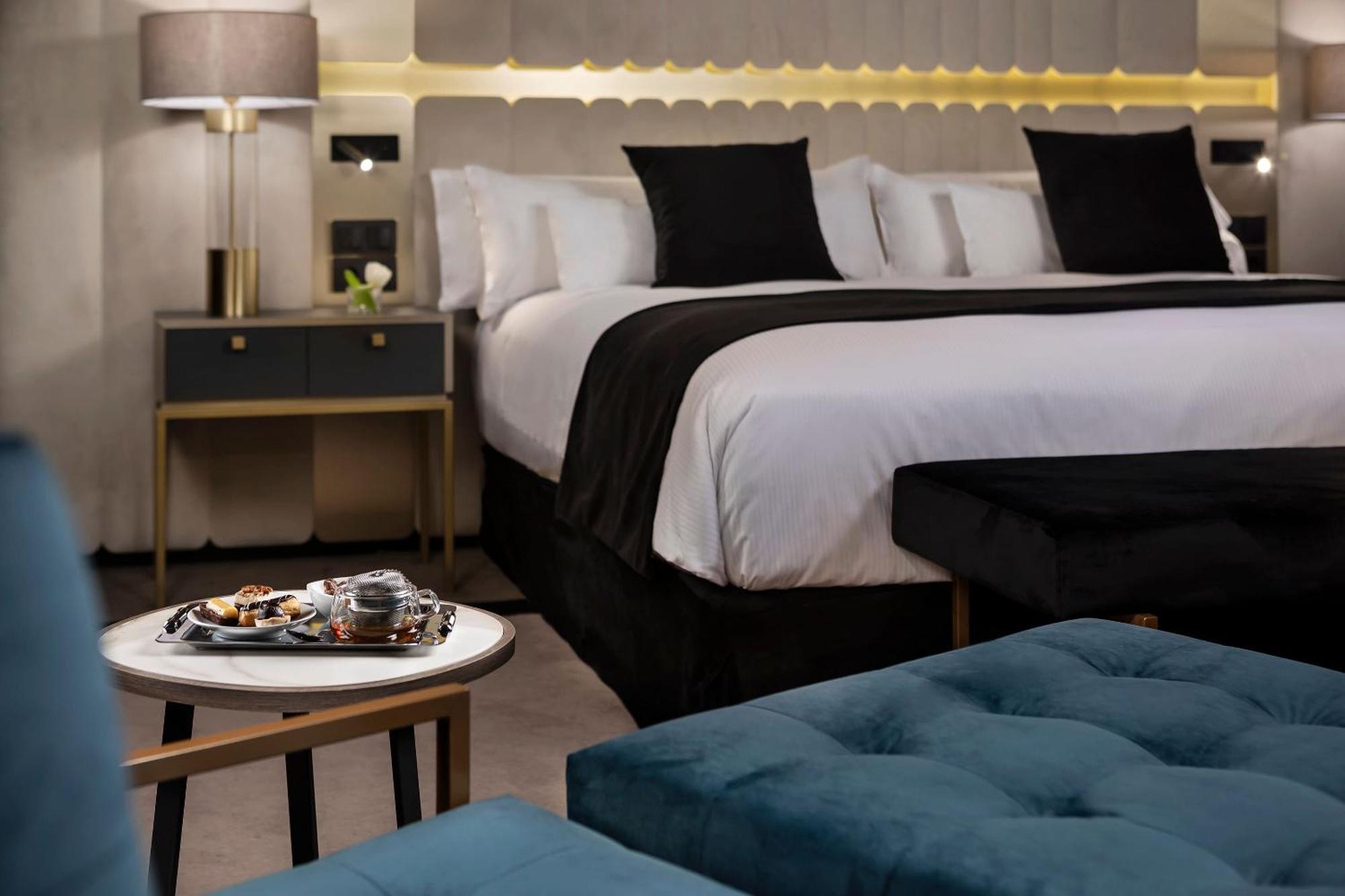 The Level Premium Room