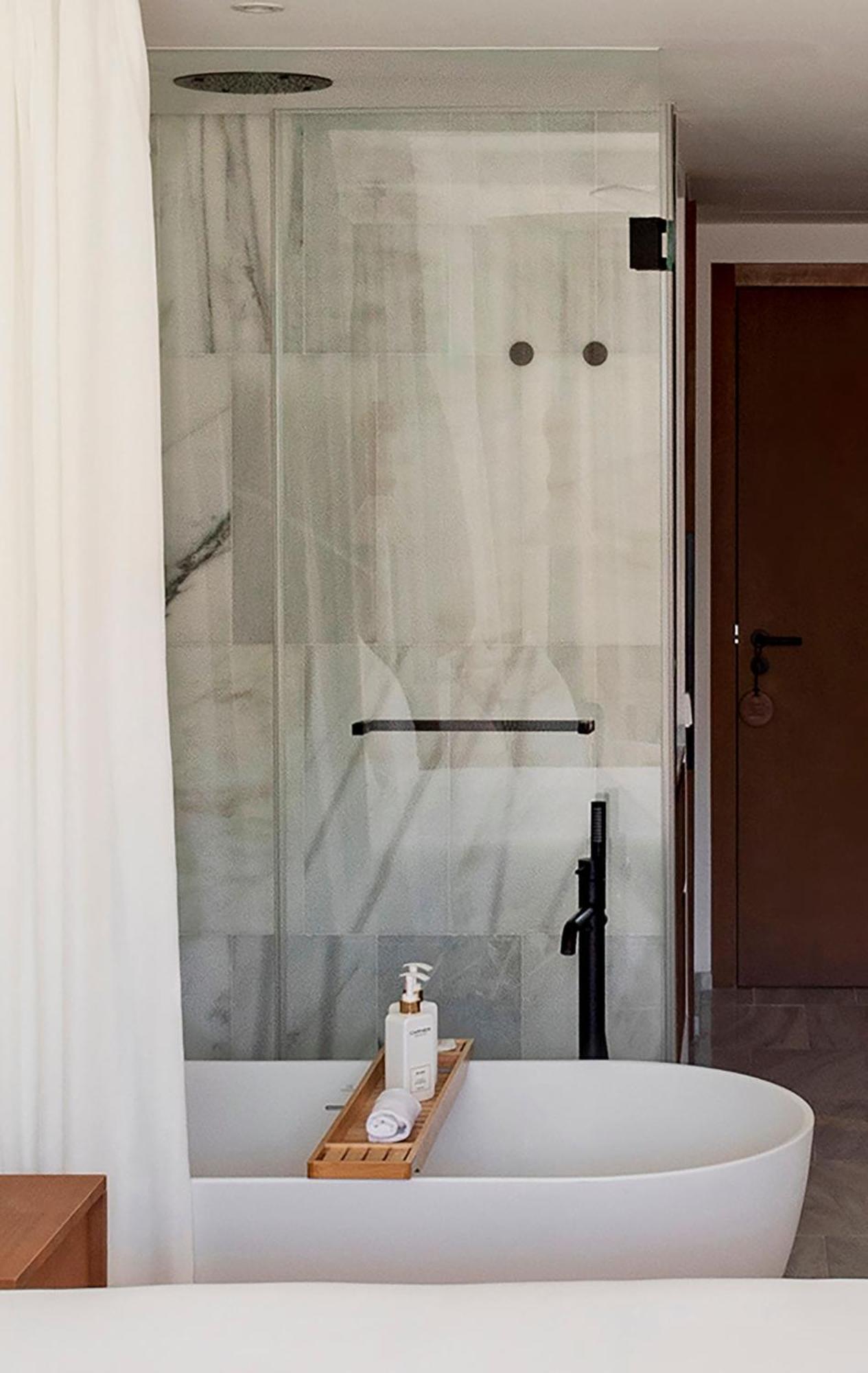 Supreme Room Terrace Bathtub