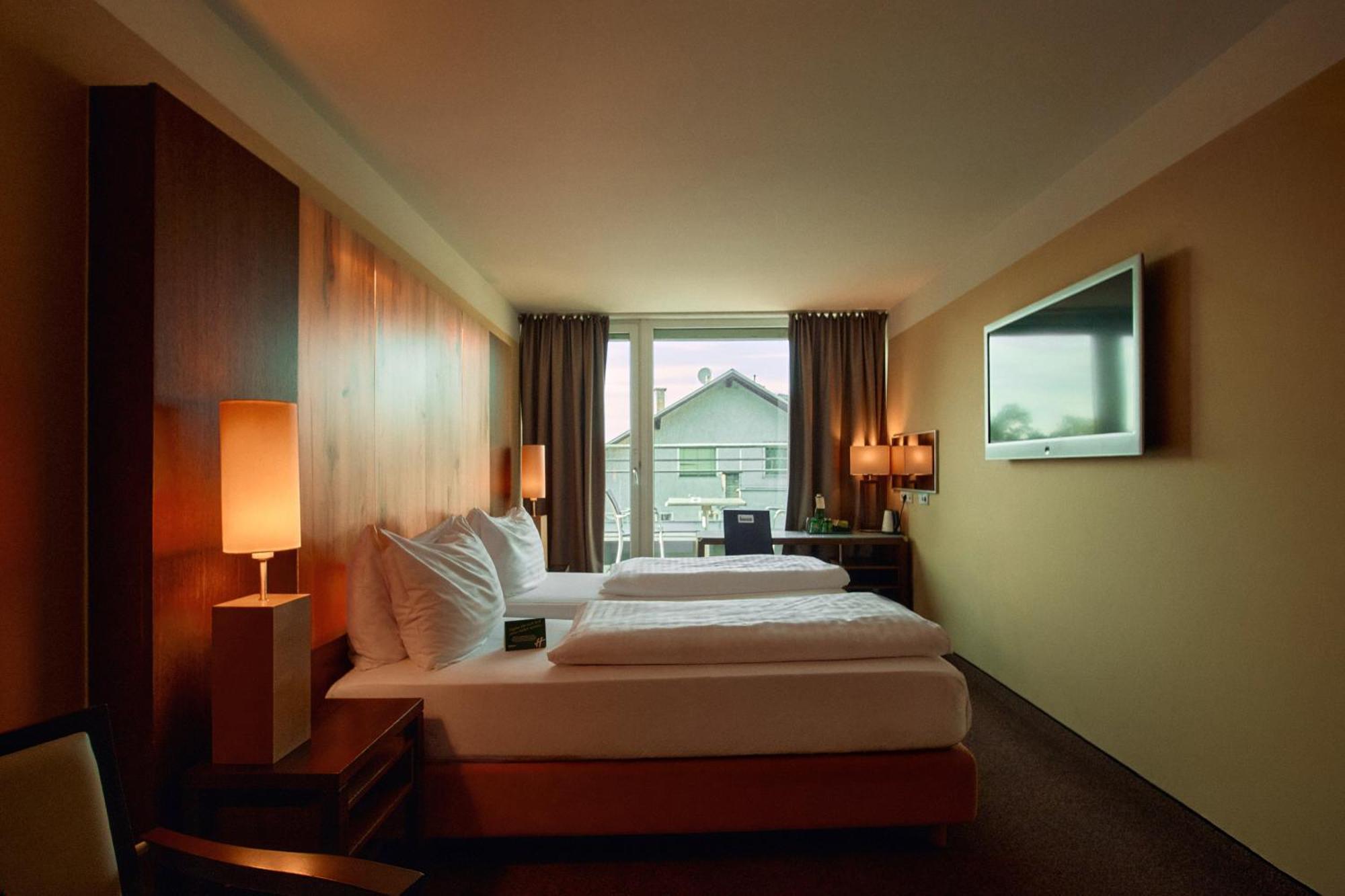 Standard Room Two Single Beds