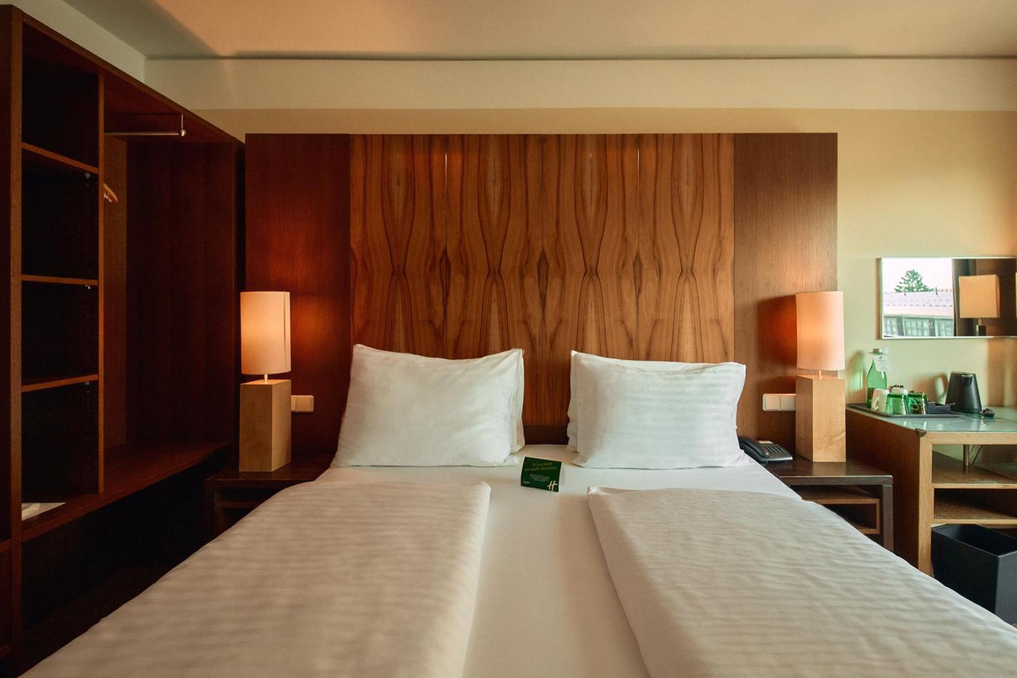King Room Mountain View