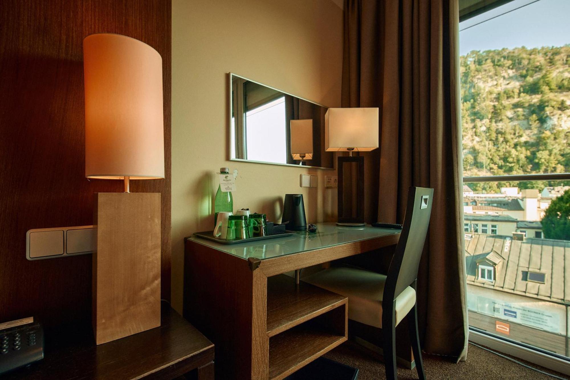 King Room Mountain View