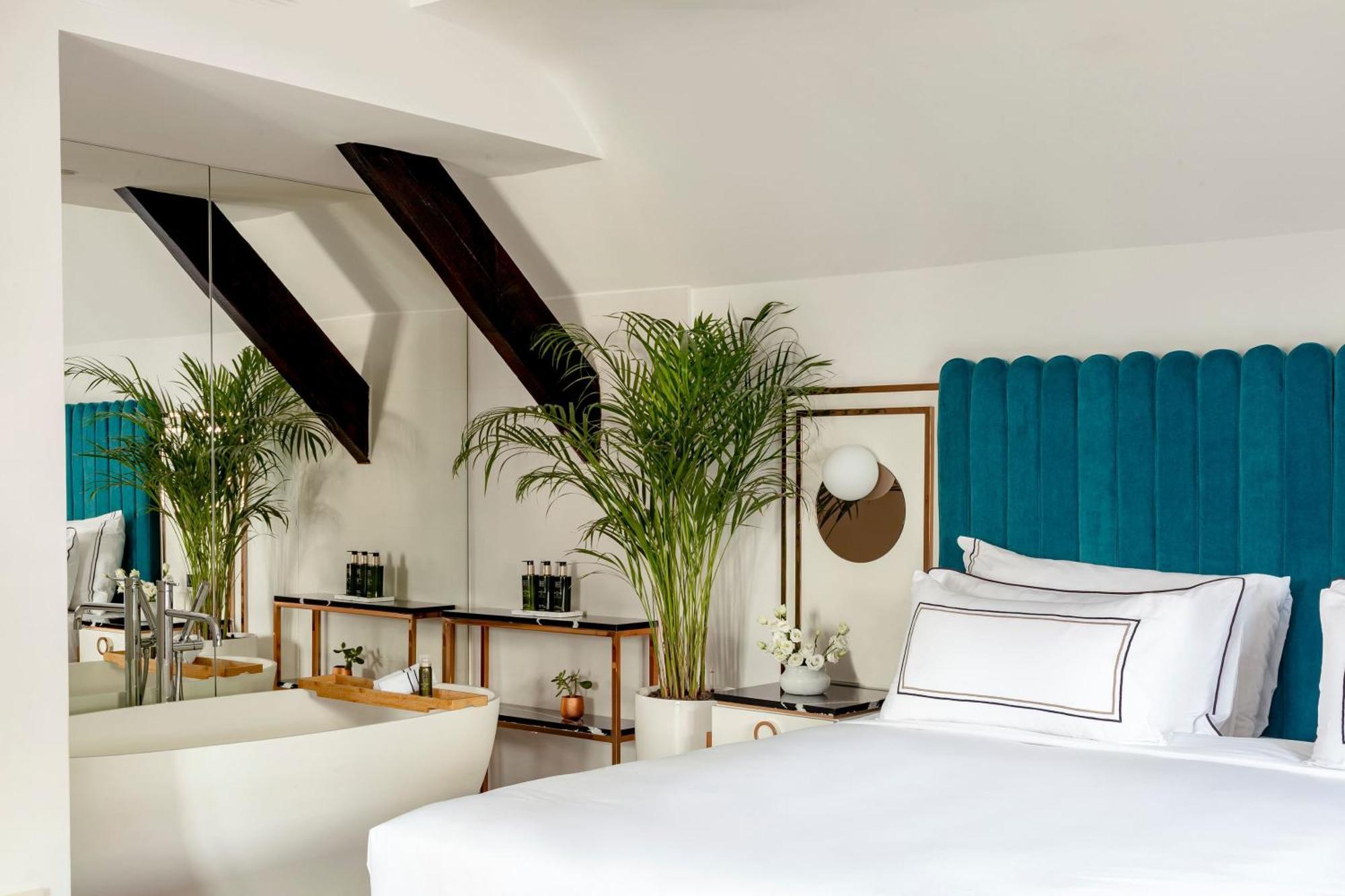 Elena Sorolla Suite