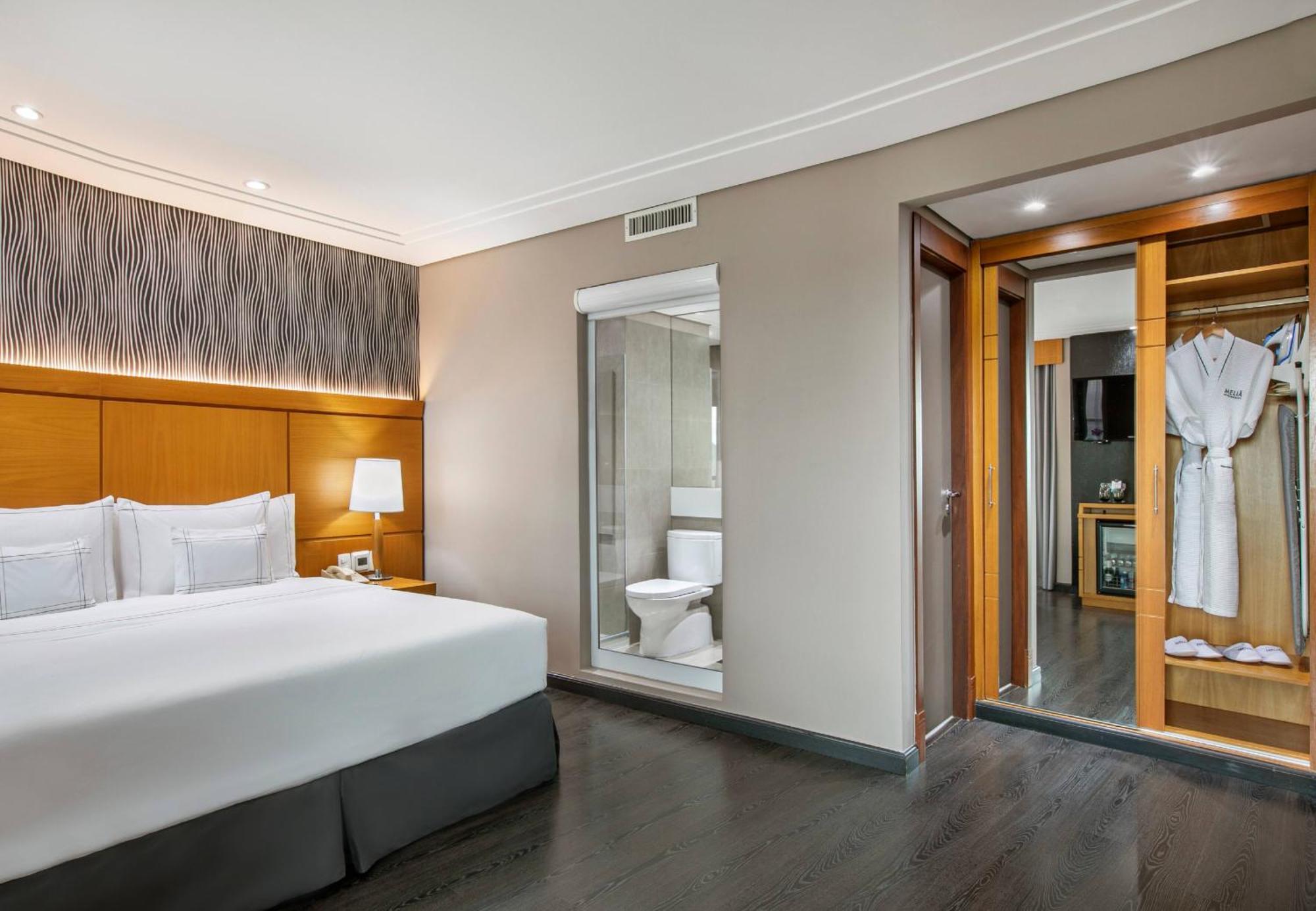 Premium King Room