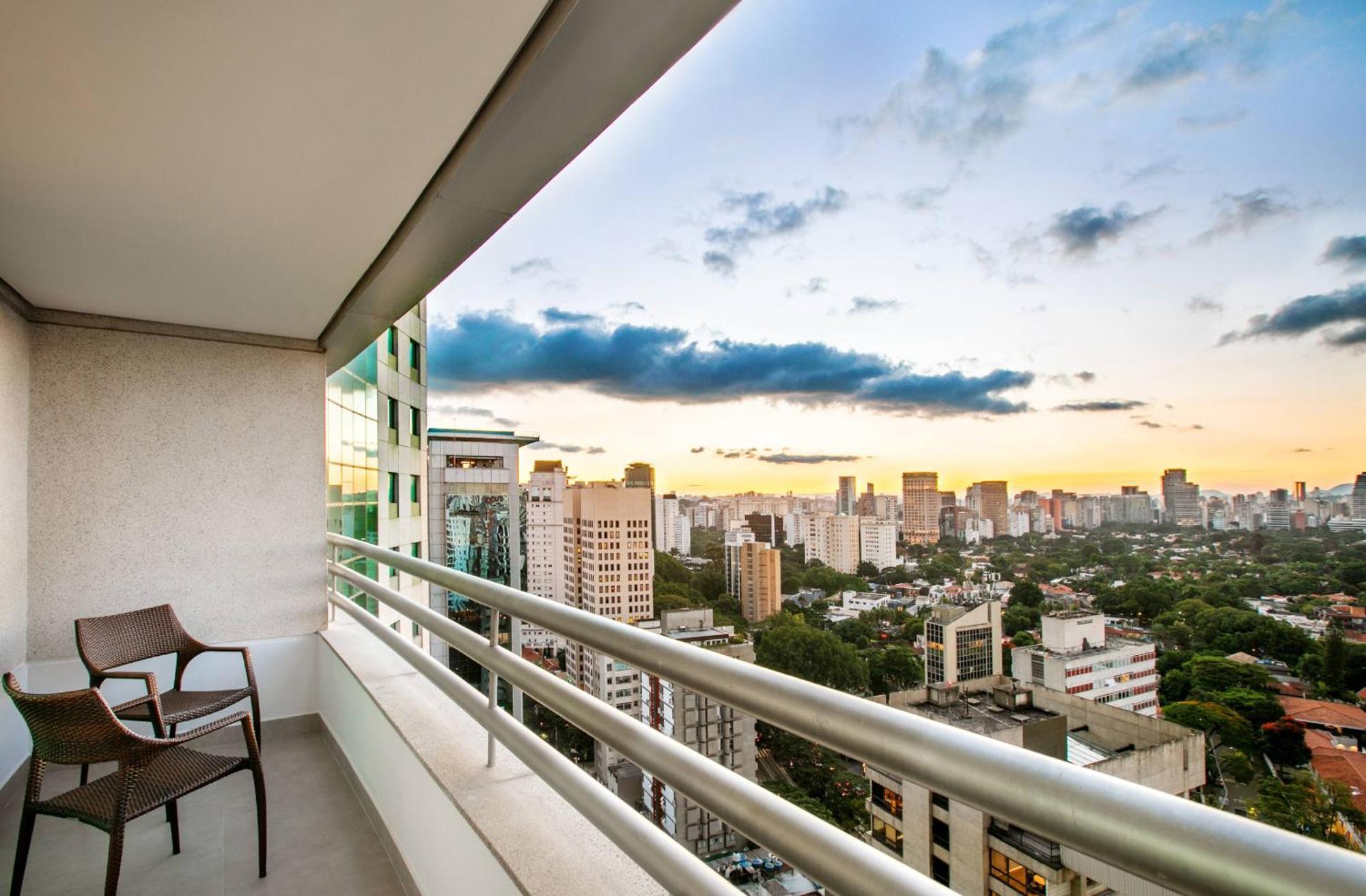 Premium King Balcony