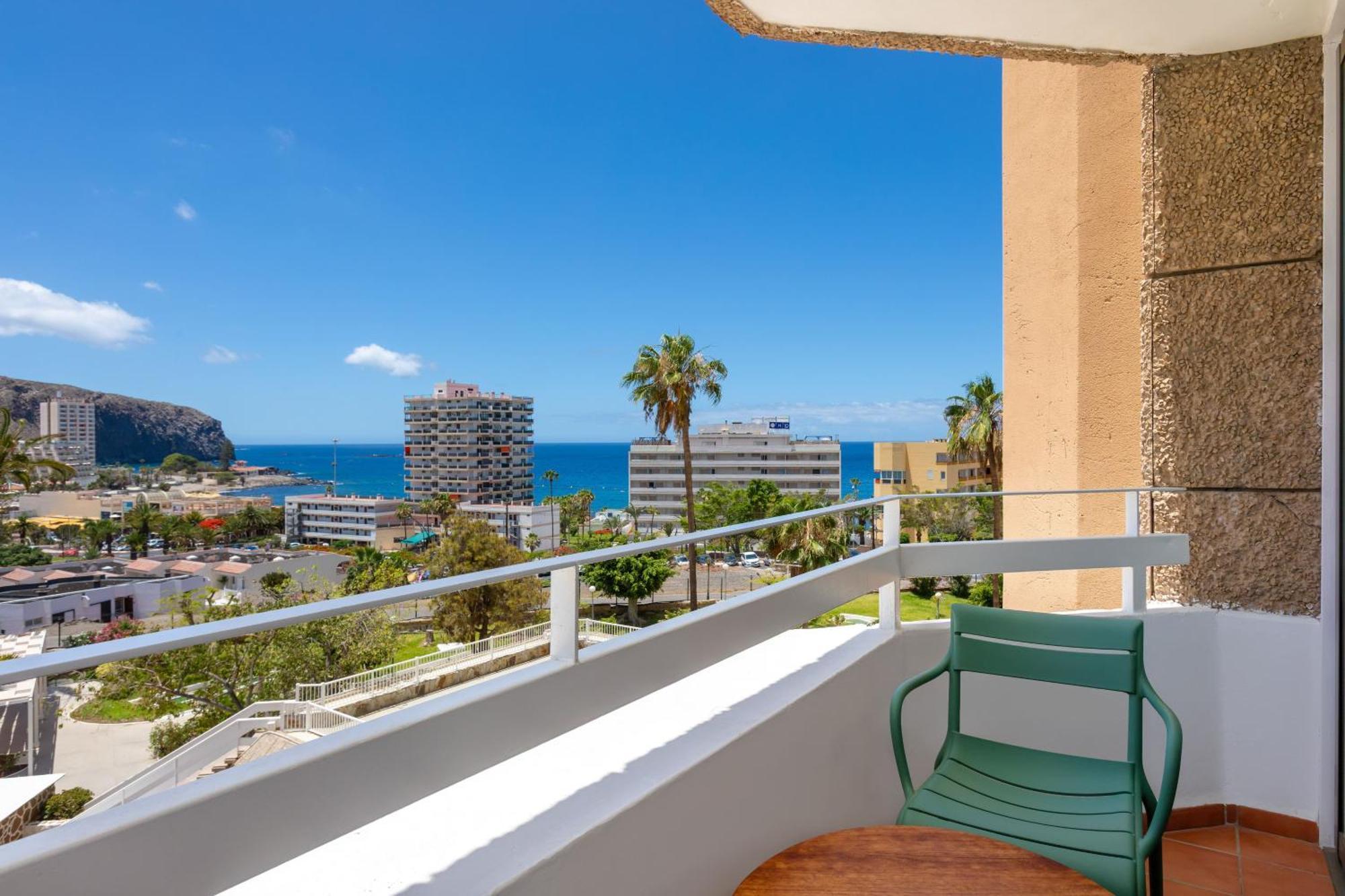 Sol Room Lounge Ocean View