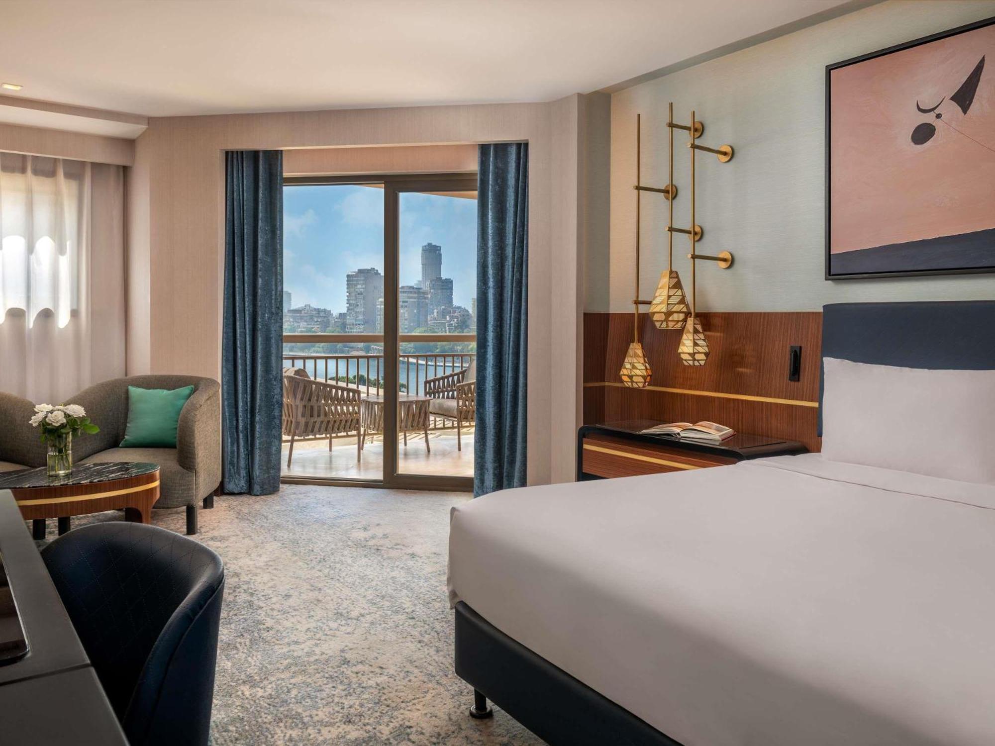 Deluxe King Room Nile View