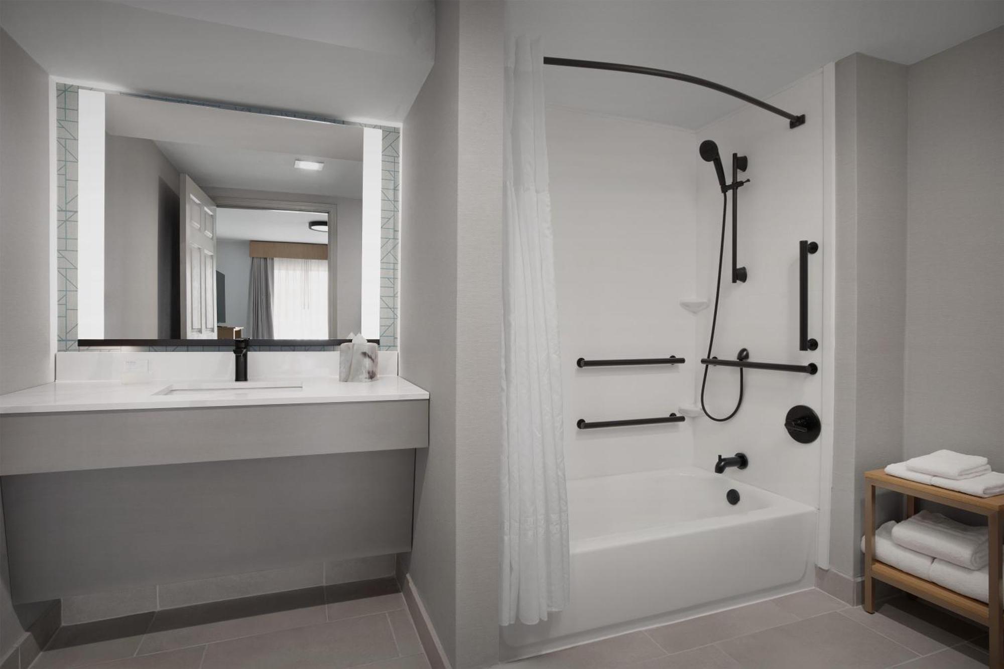 King Suite Mobility Access or Non-Smoking