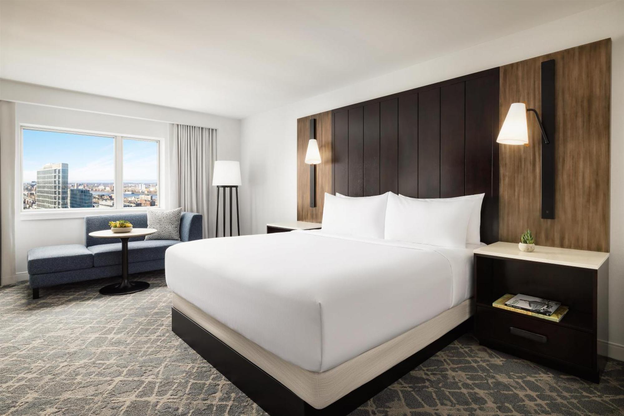 King Room Tub Mobility Hearing Access