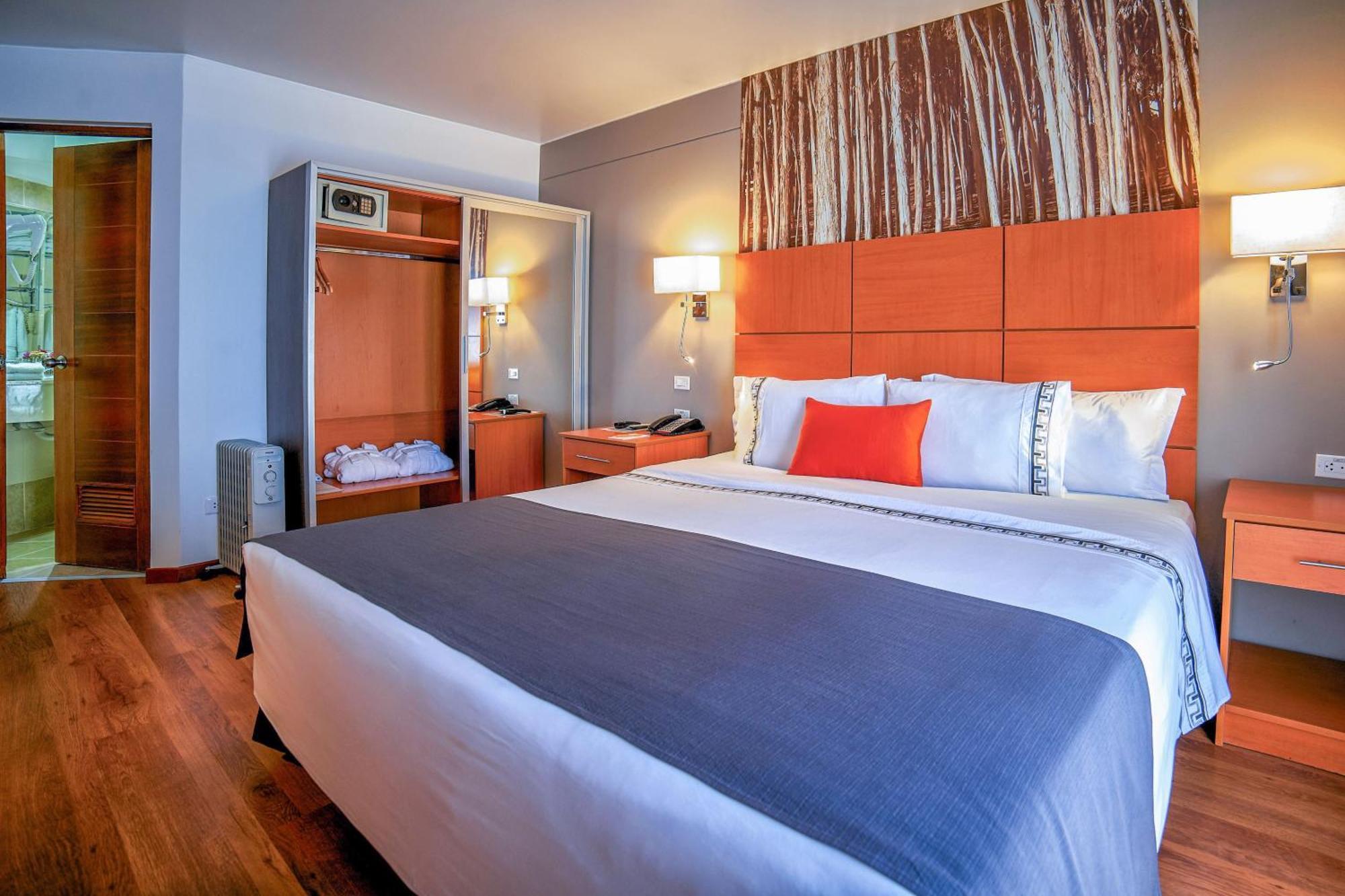 Superior King Room
