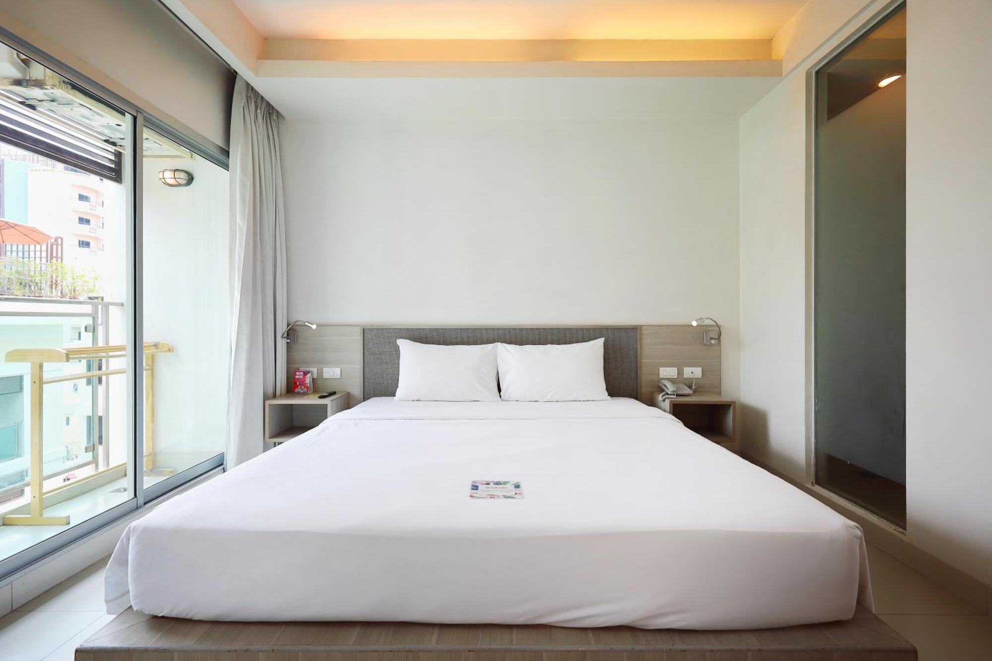 Deluxe Double or Twin Room Pool View
