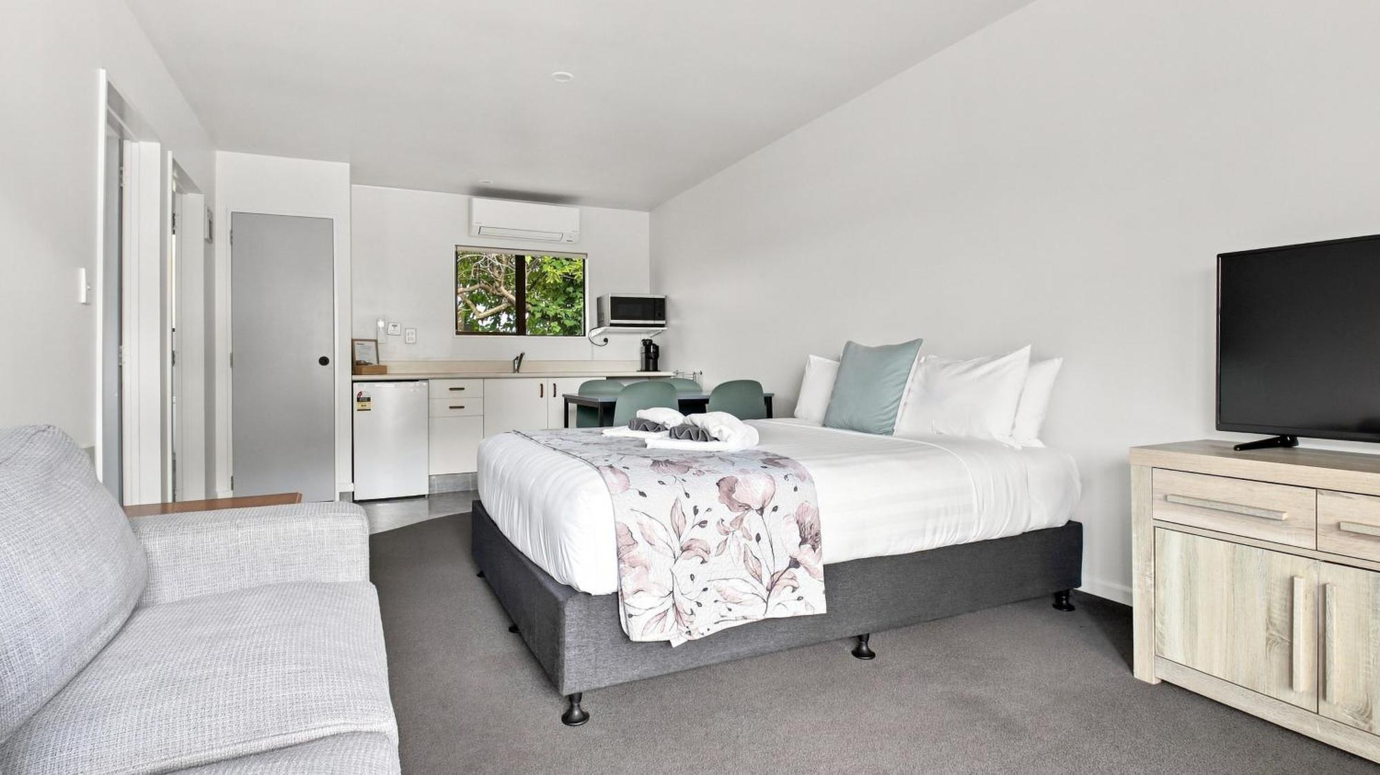 One-Bedroom Apartment Spa Bath-Family Unit