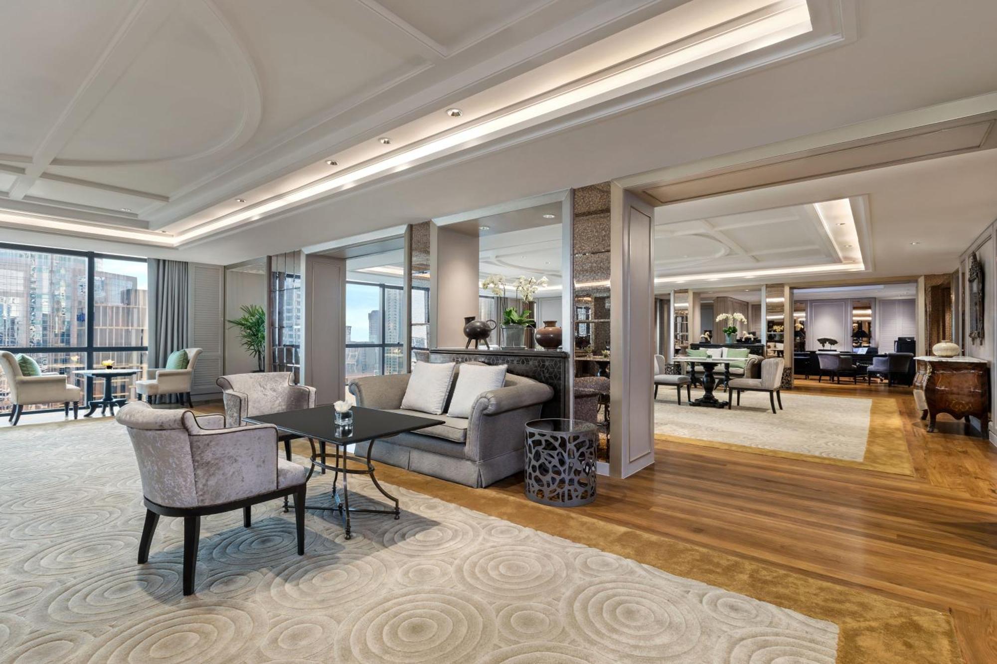 Royal Club Room Club Lounge Access