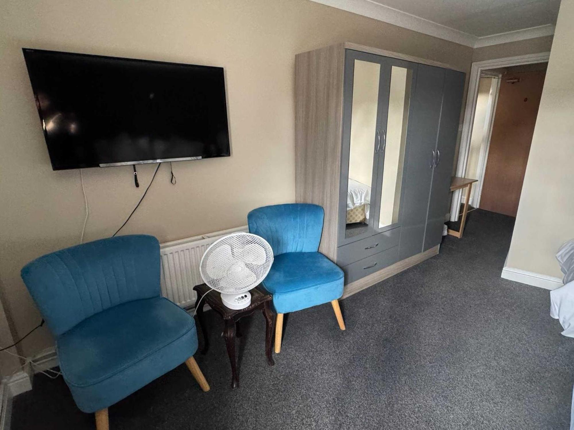Deluxe Family Room