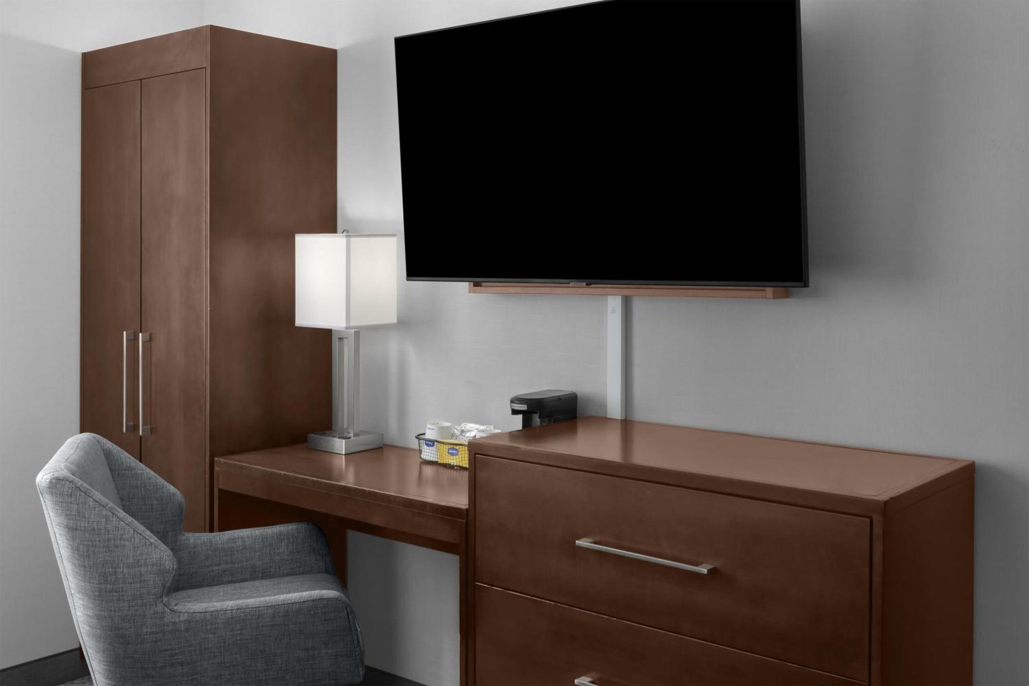 King Room King Bed Non-Smoking