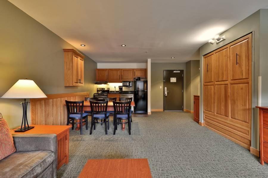 One-Bedroom Suite