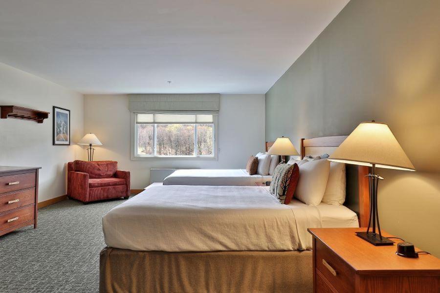 Deluxe Queen Room