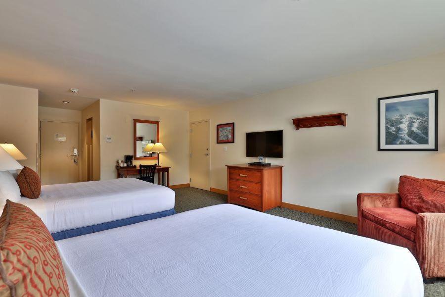 Deluxe Queen Room