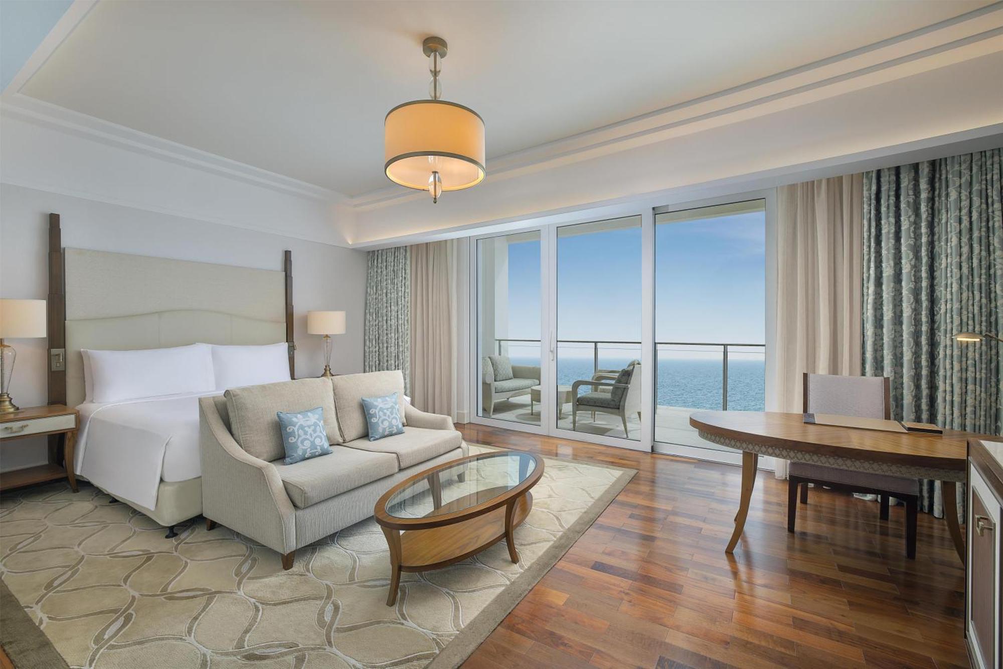 Deluxe Skyline King Room Sea View