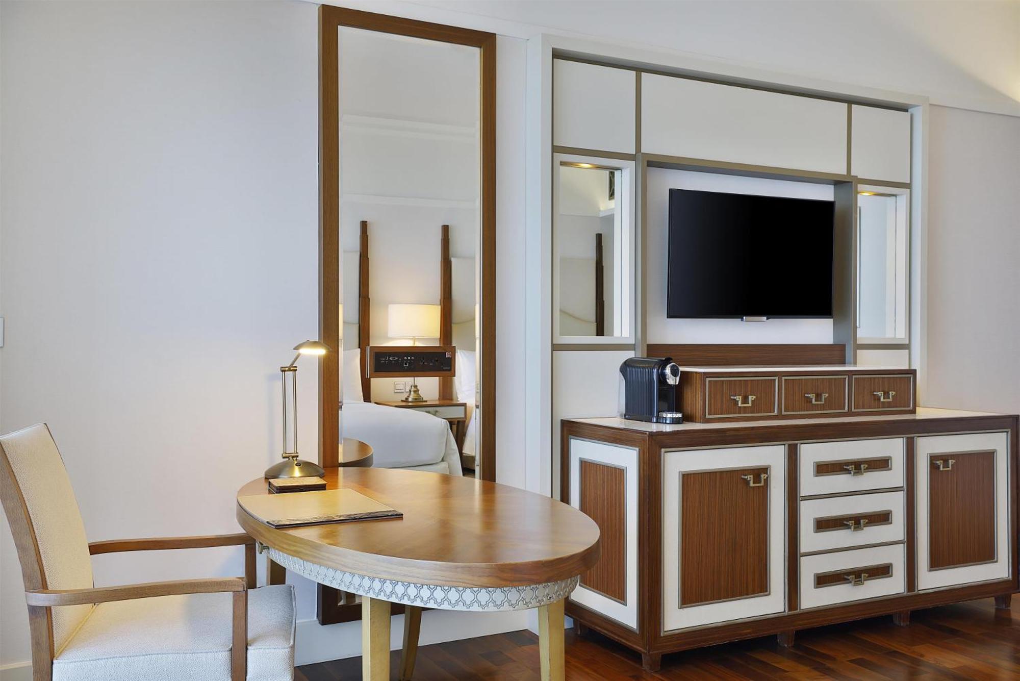 Deluxe Queen Room Two Queen Beds Skyline Sea View