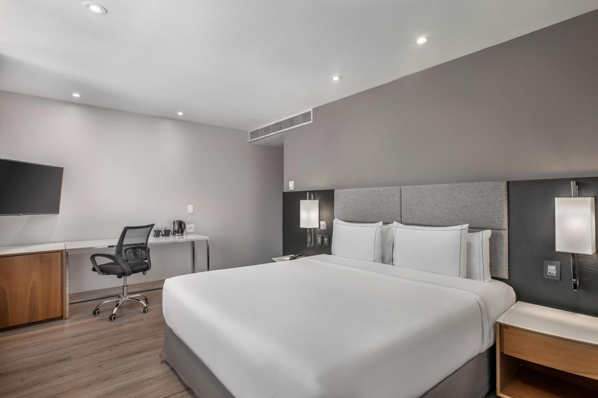 Premium Queen Room