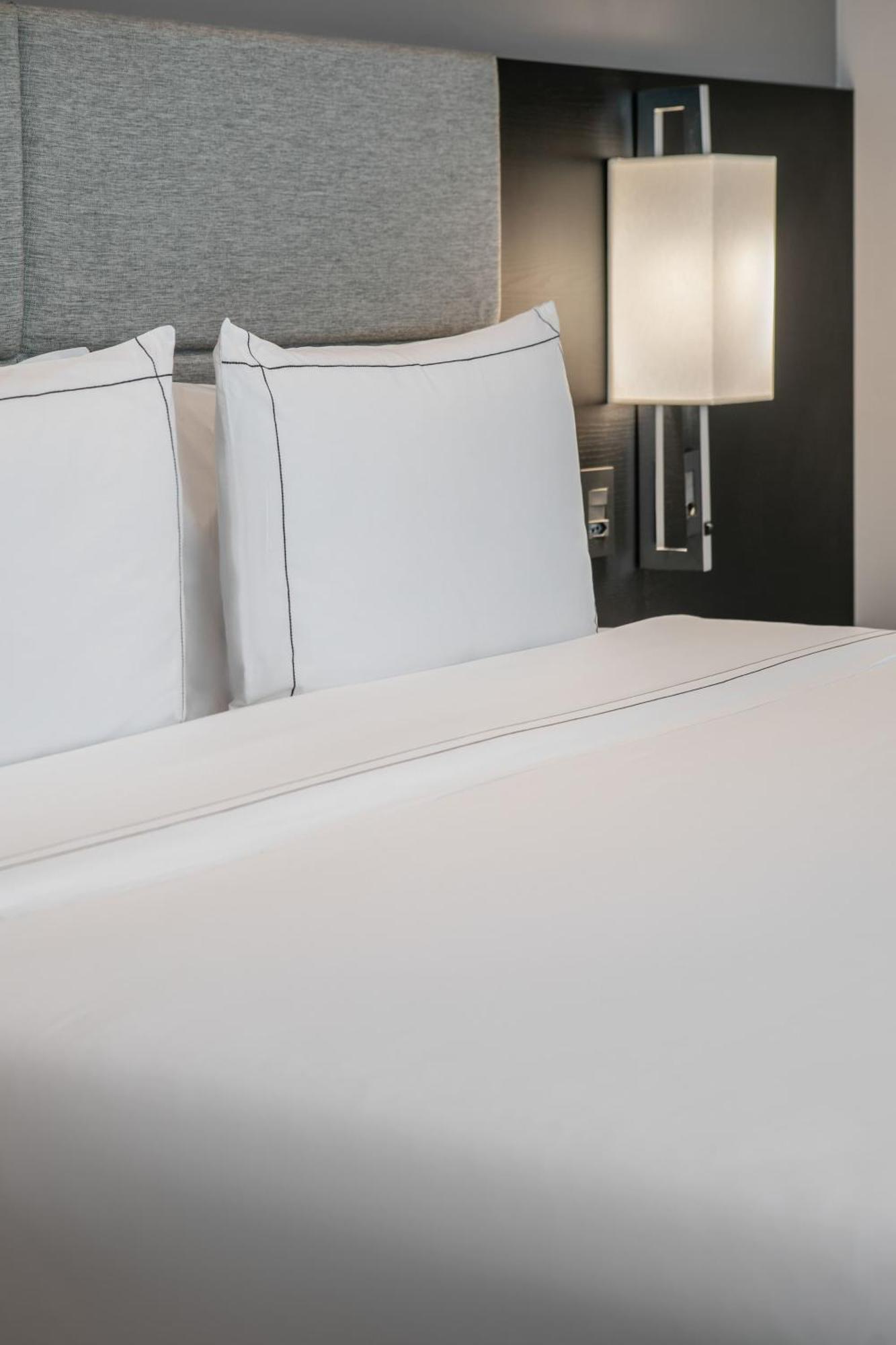 Premium Queen Room