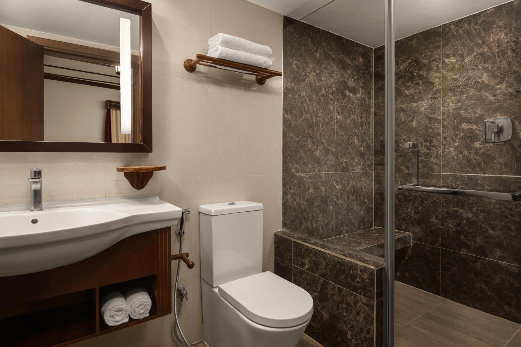 One-Bedroom Junior Suite
