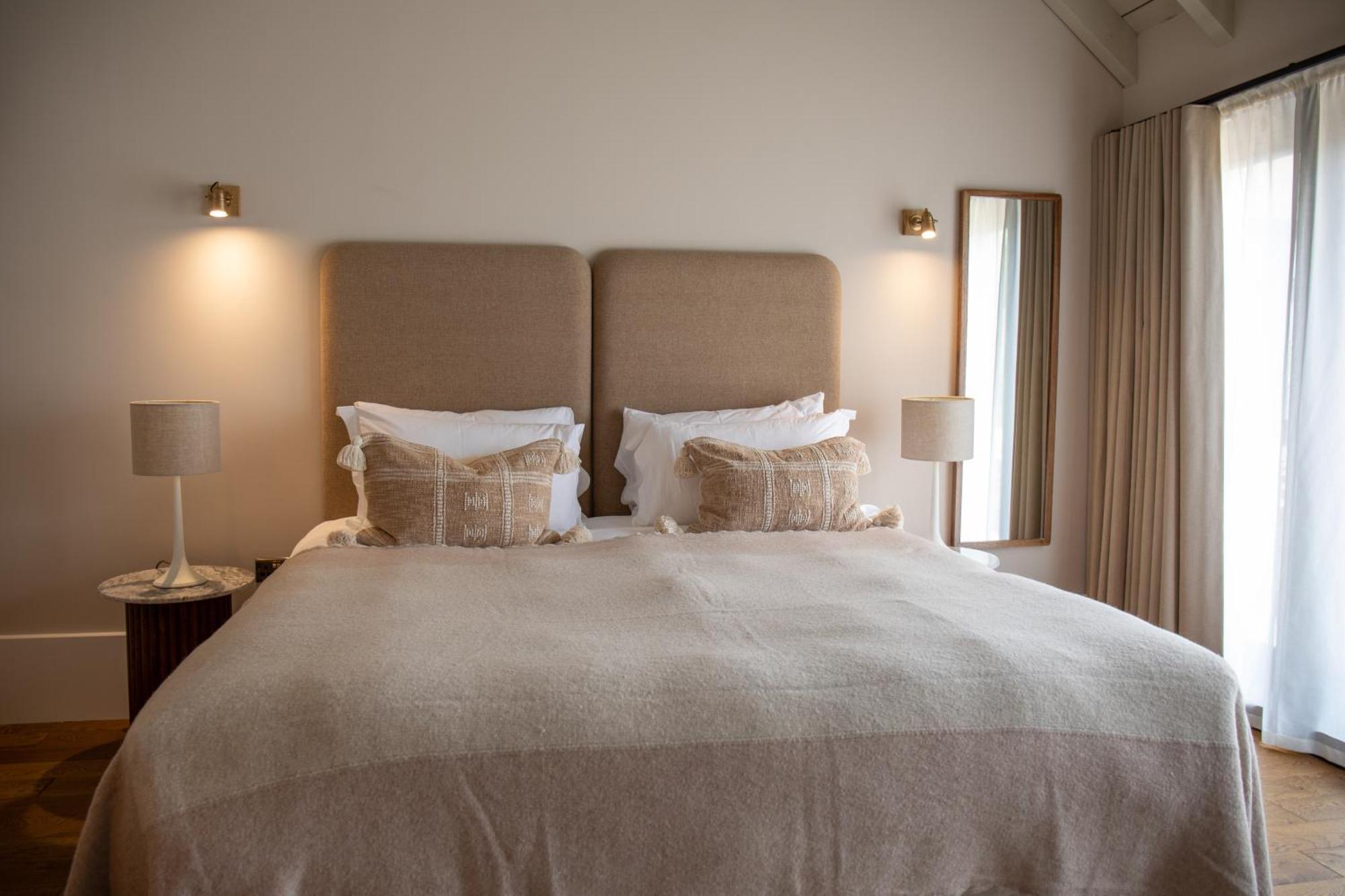 Large Double or Twin Room