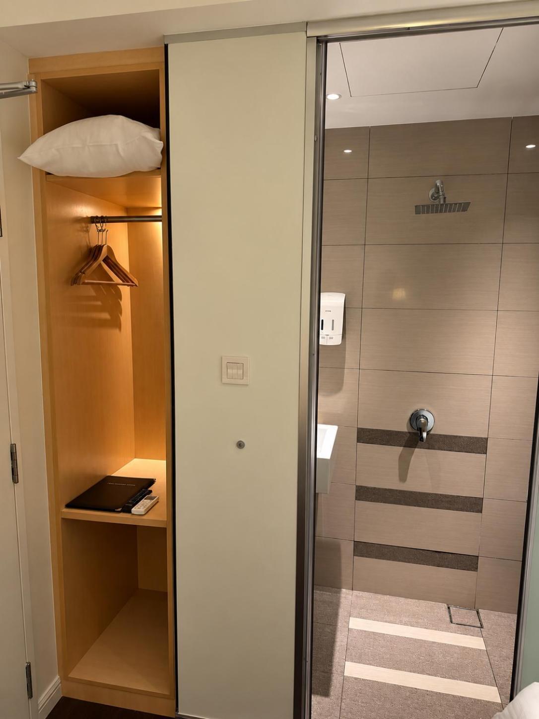 Standard Single Room no window