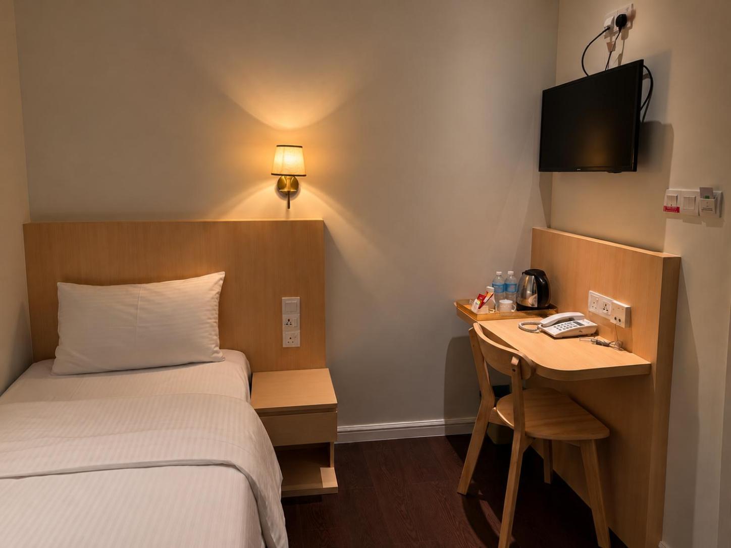 Premier Single Room no window