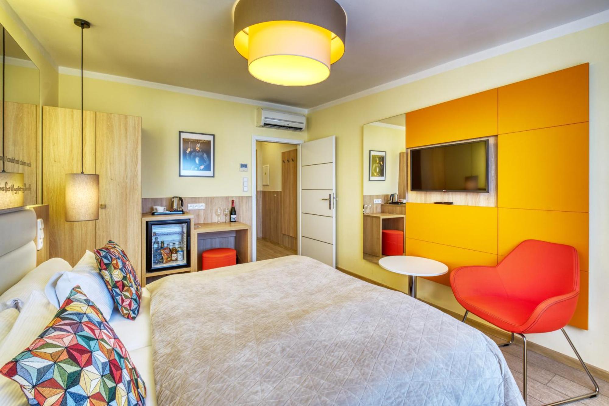 Double or Twin Room Garden or Patio View