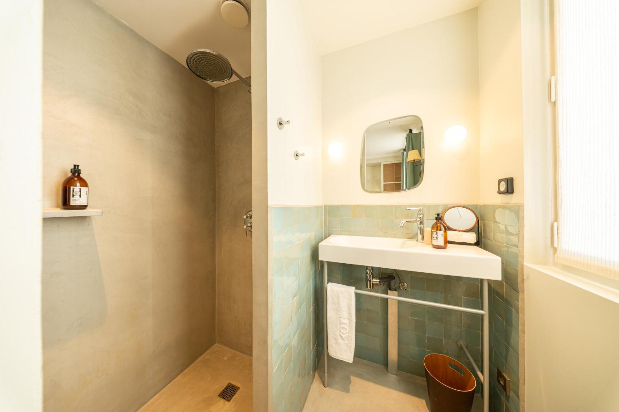 STANDARD SINGLE ROOM