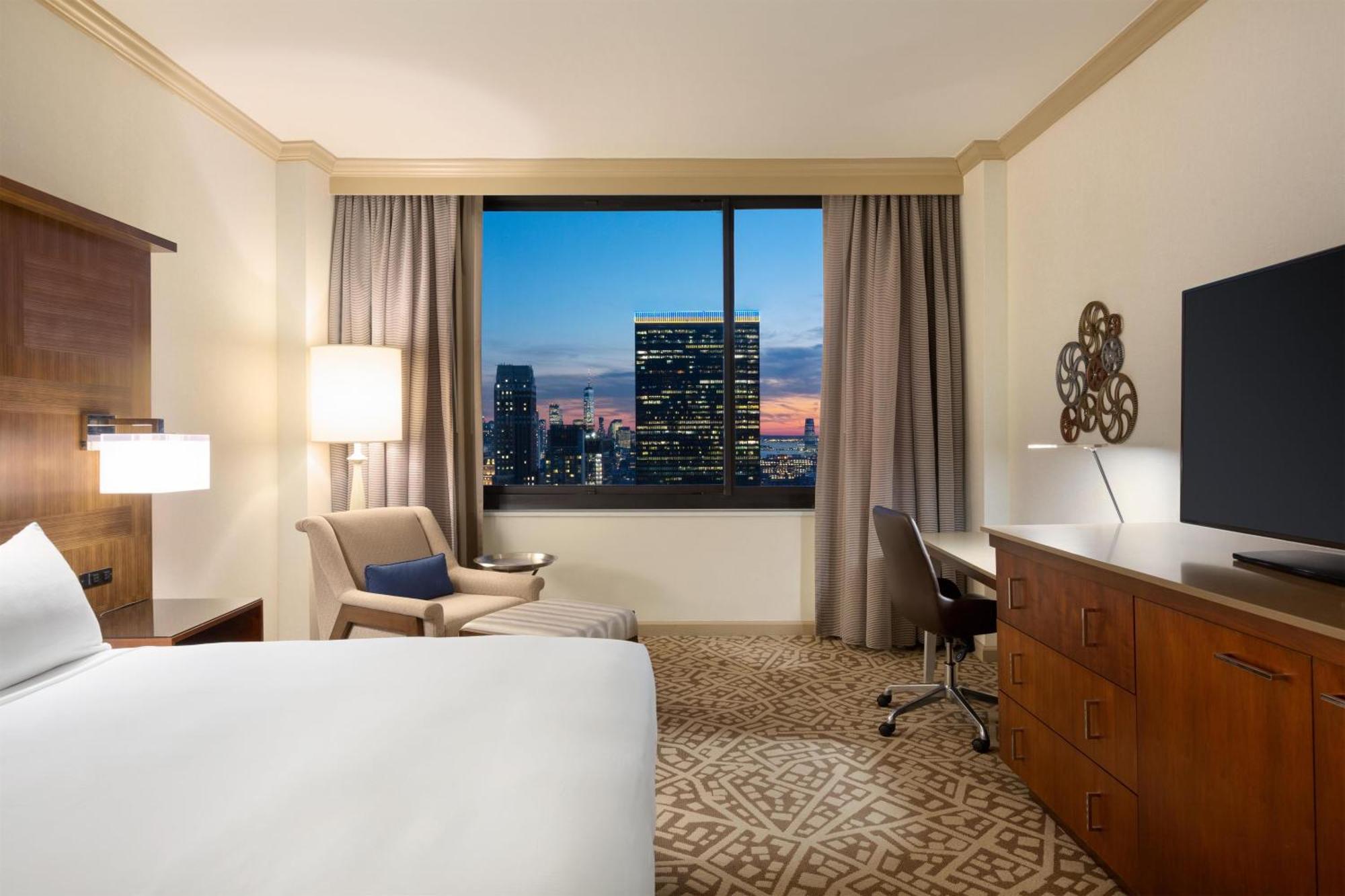 Deluxe King Room High Floor