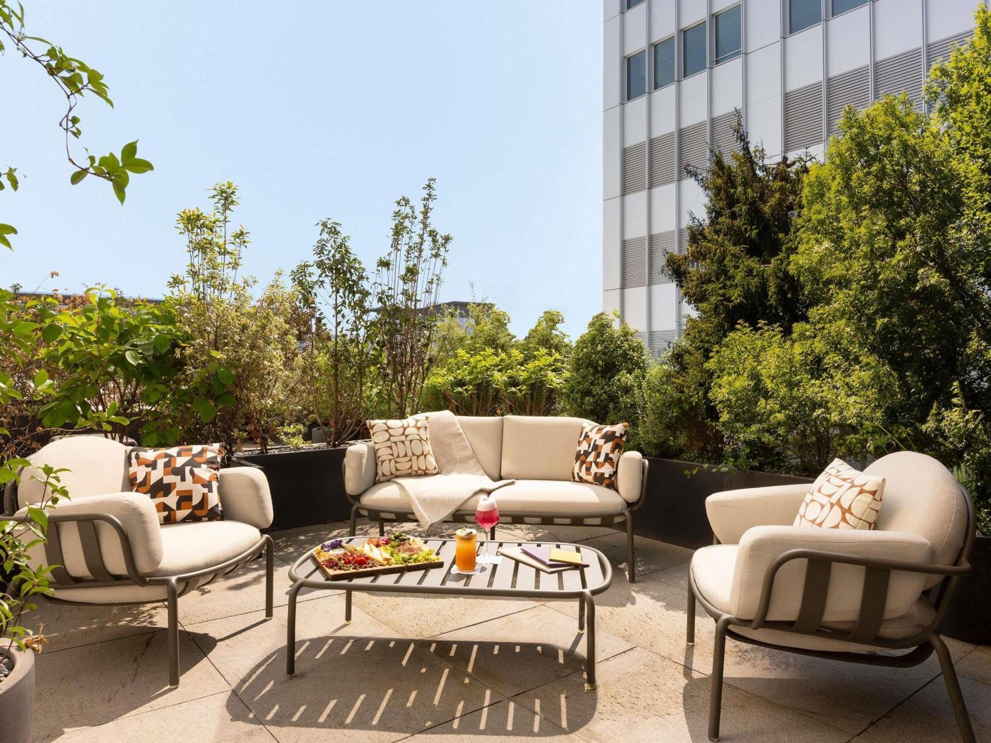 Deluxe King Room Terrace