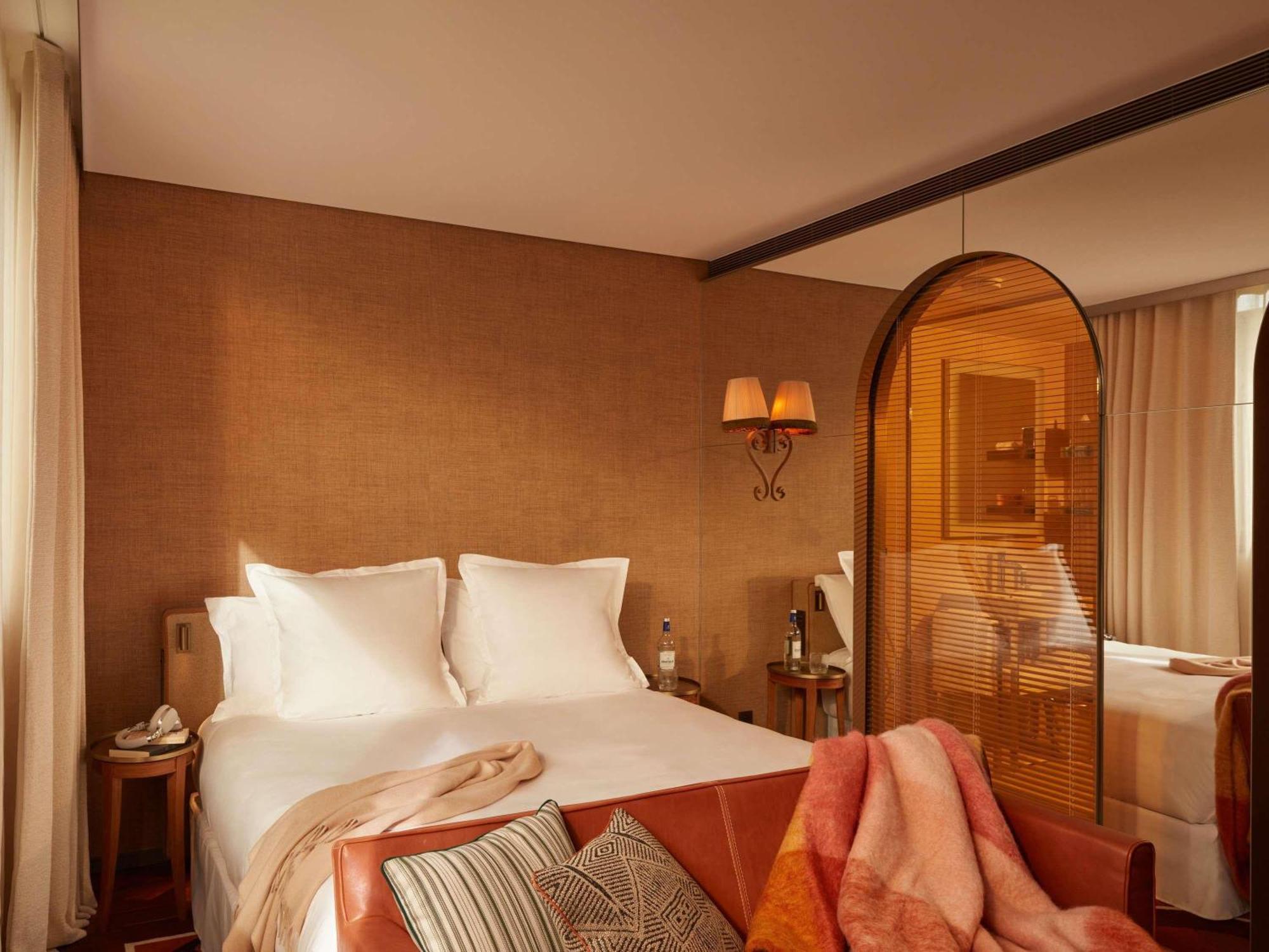 Signature Queen Room