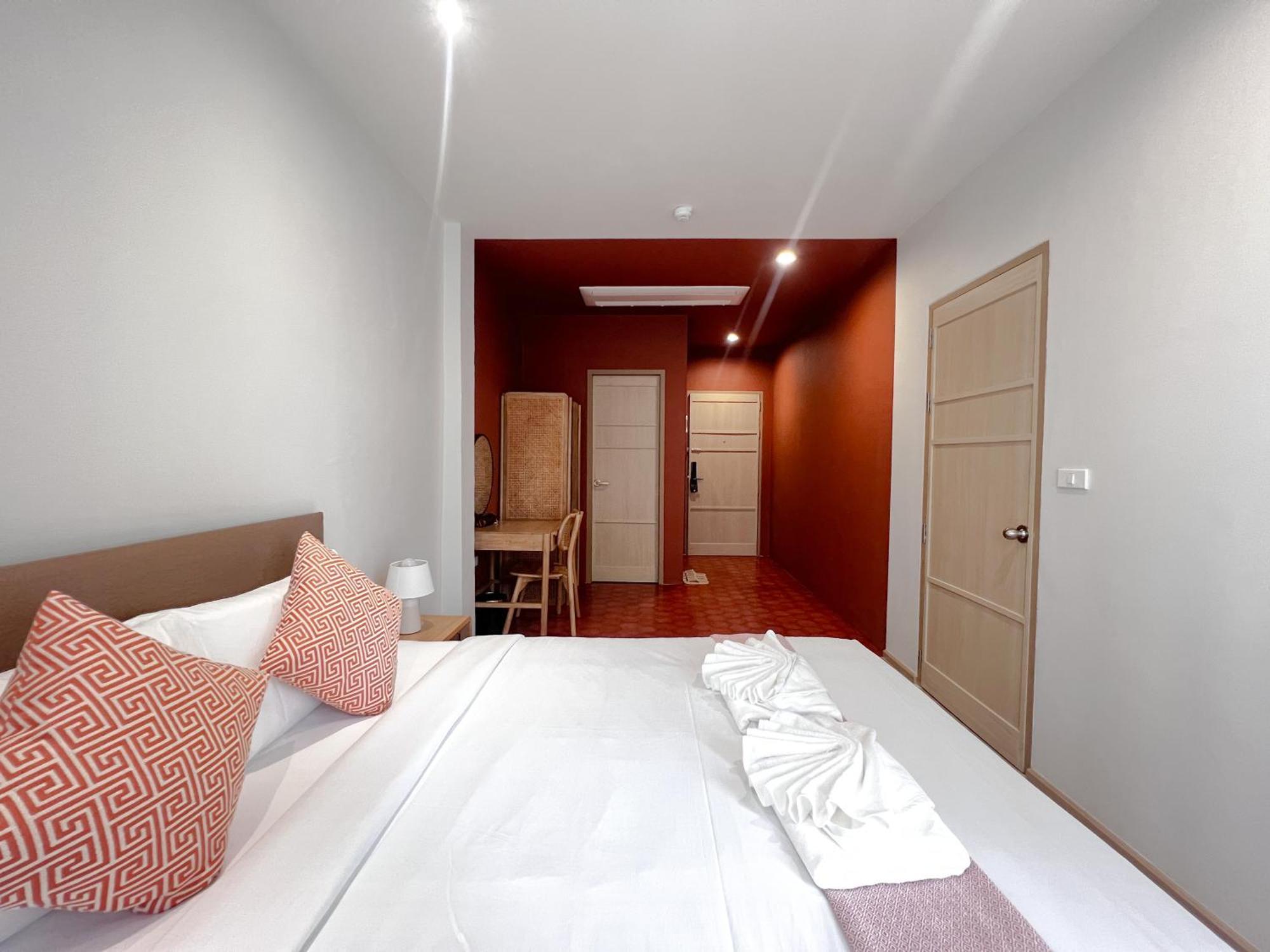 Deluxe Double Room Shower