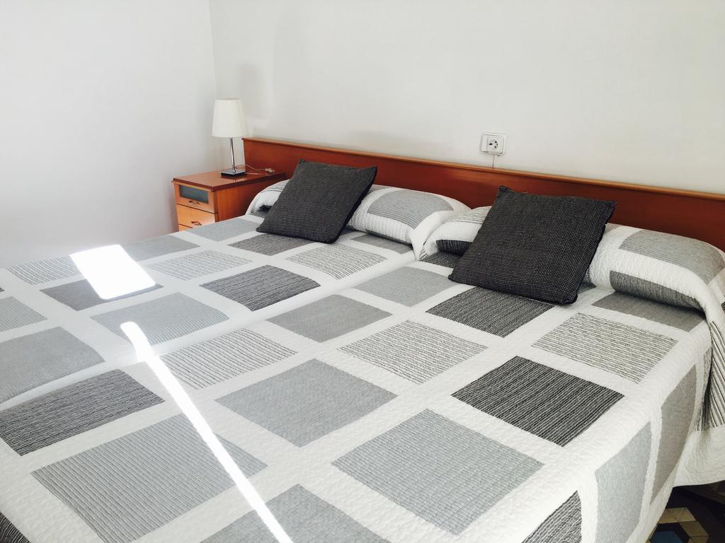 Doppel- oder Zweibettzimmer mit Balkon und eigenem Bad
