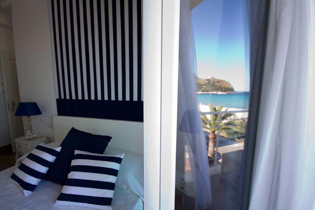 Double or Twin Room Sea View