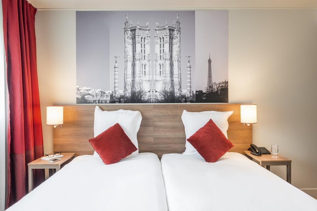 Studio Twin Beds