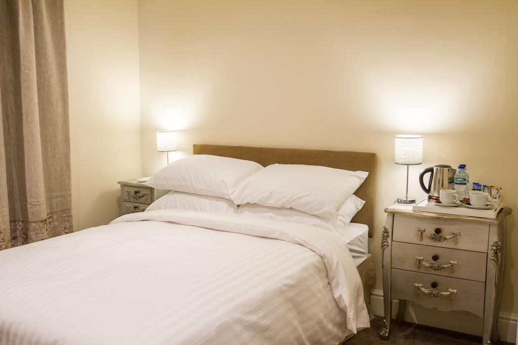 Double Room Private Bathroom