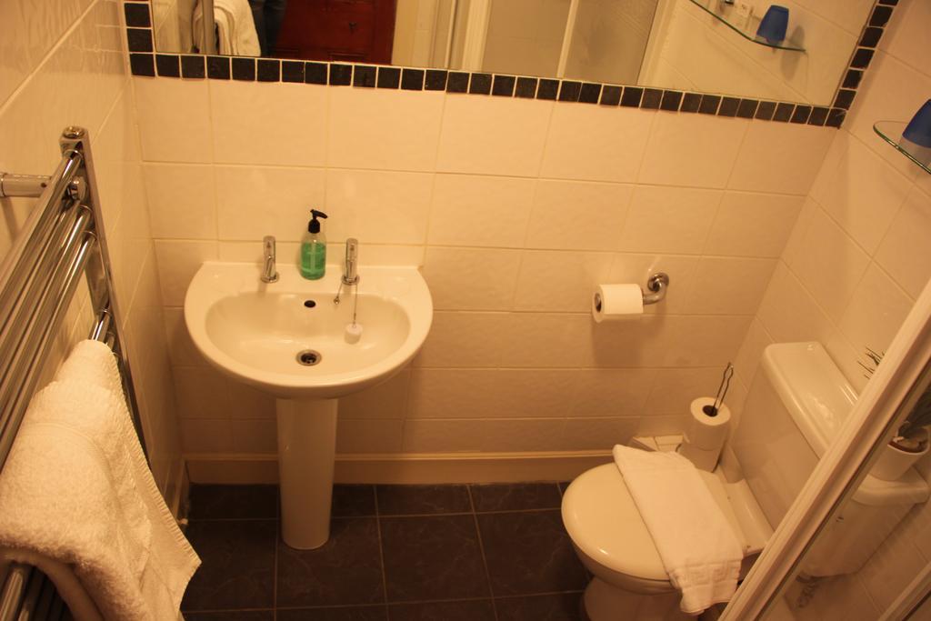 Double Room Private Bathroom